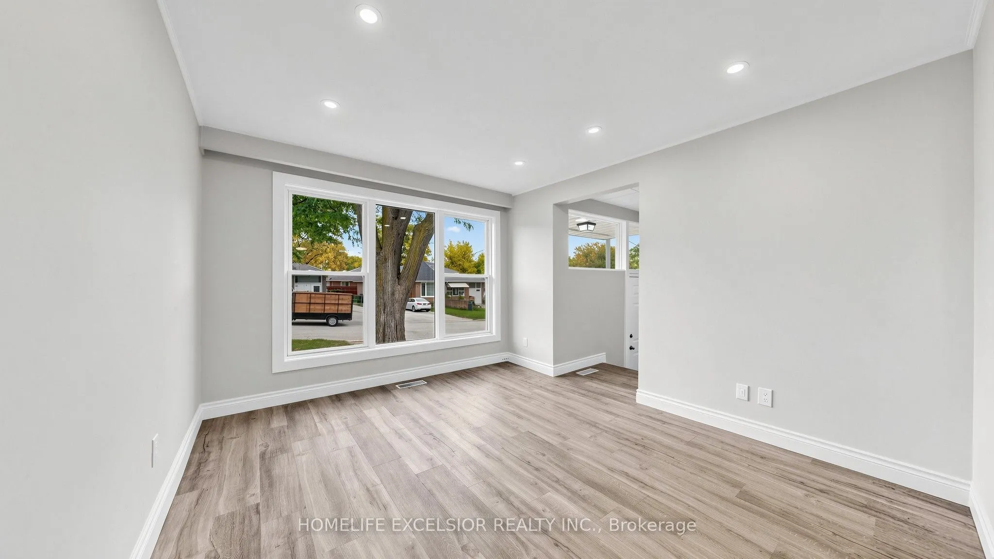 86 Newbury Drive
