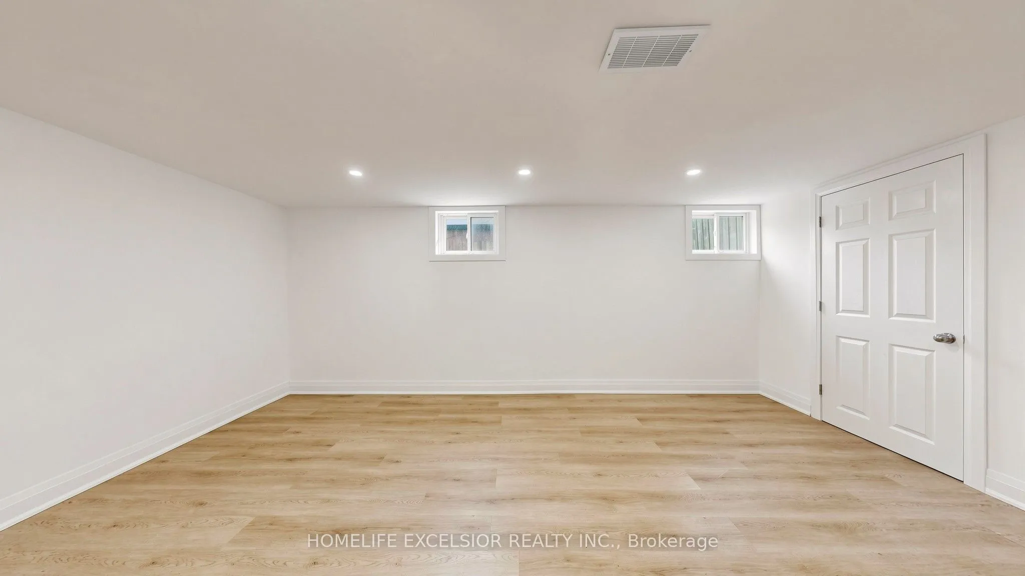 86 Newbury Drive