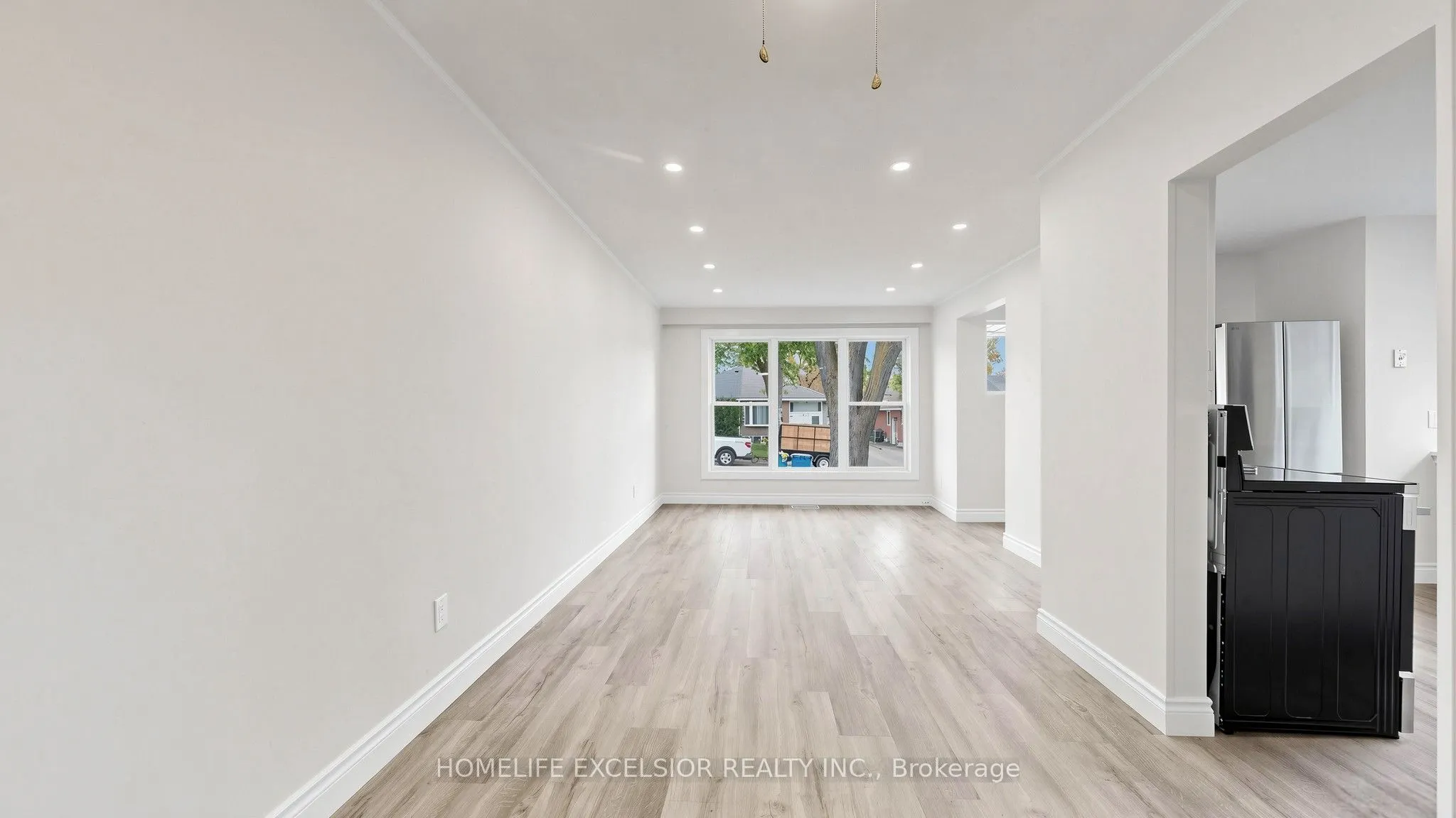 86 Newbury Drive
