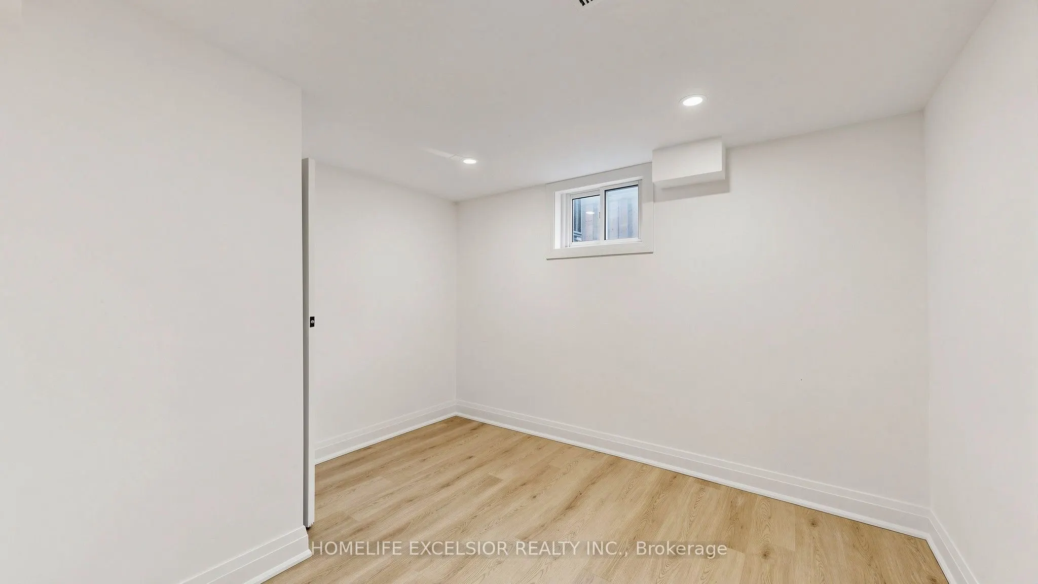 86 Newbury Drive