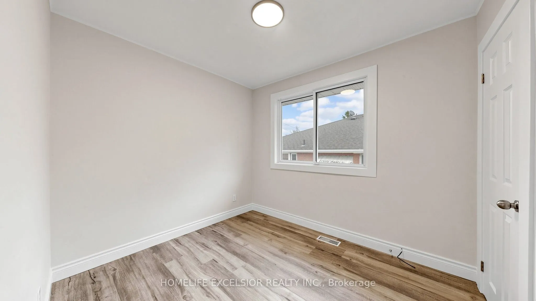 86 Newbury Drive
