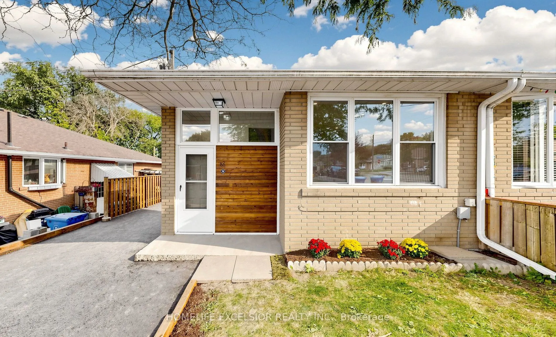 86 Newbury Drive