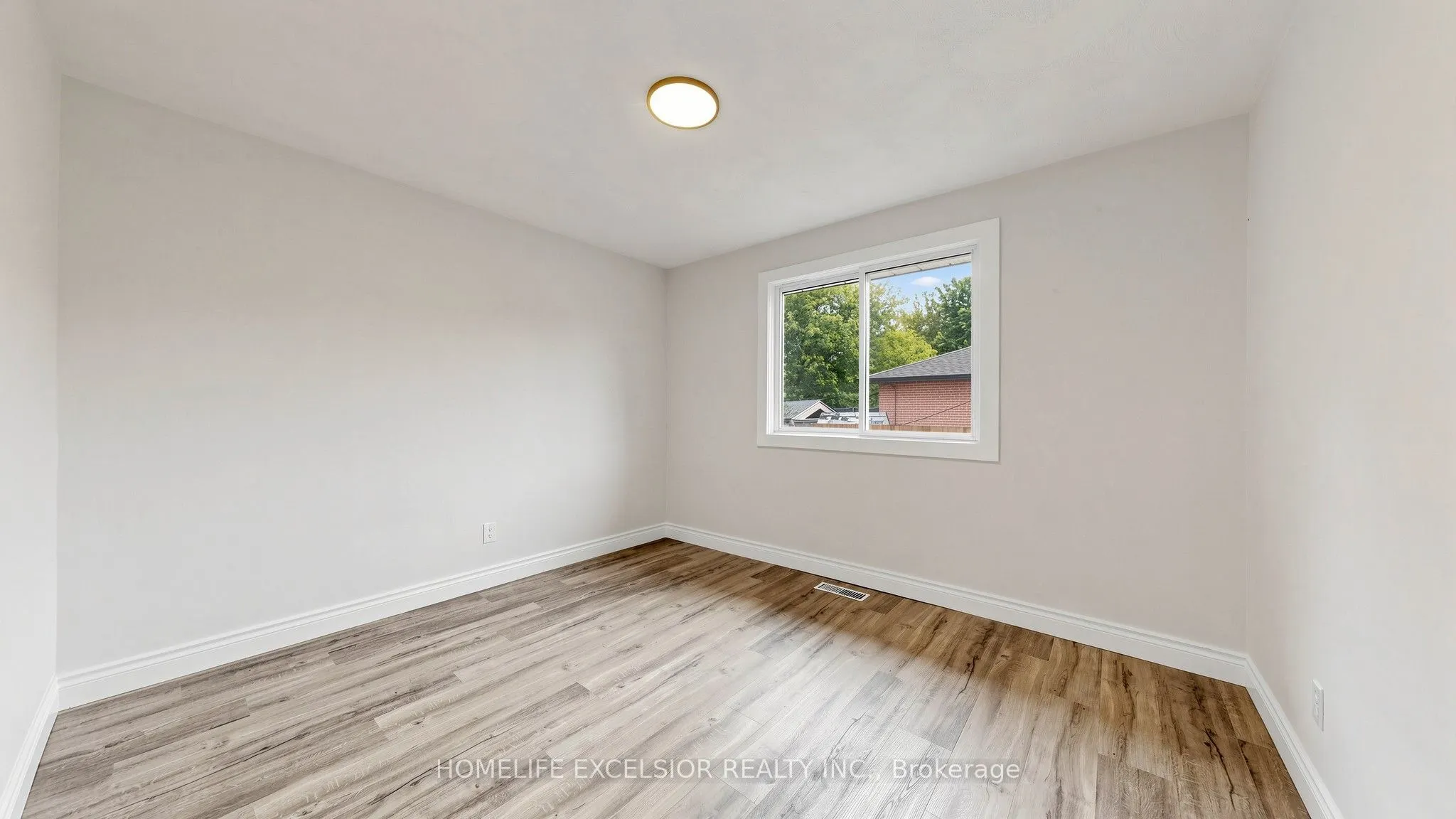 86 Newbury Drive