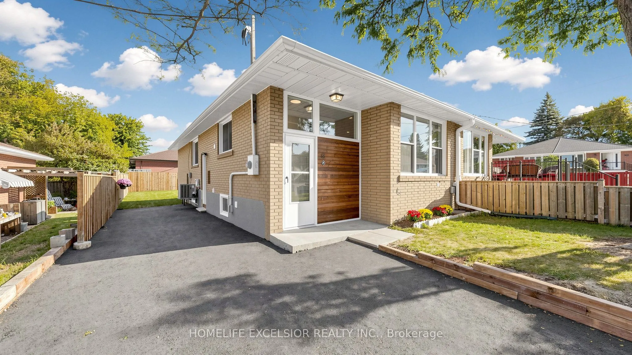 86 Newbury Drive