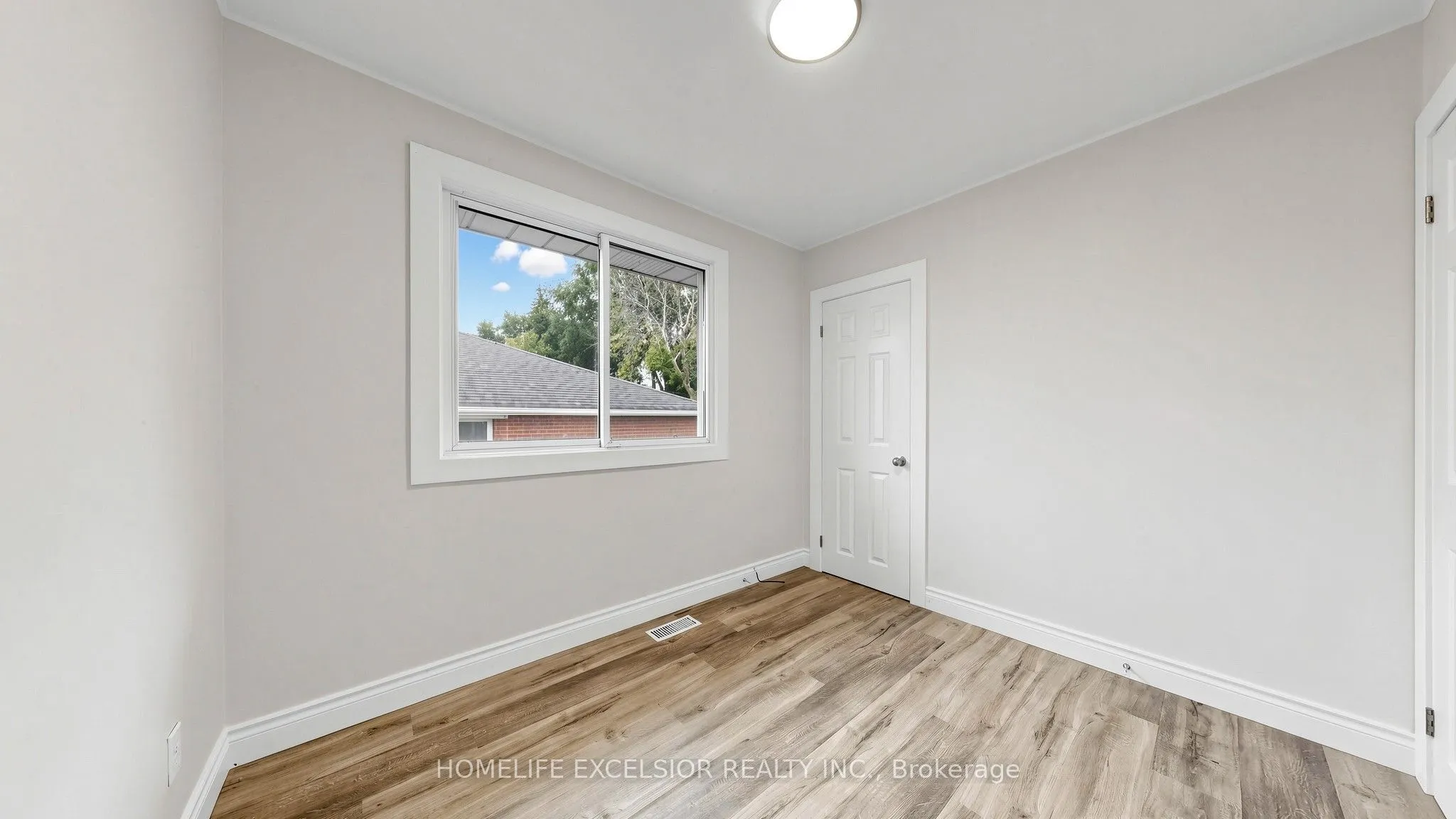 86 Newbury Drive