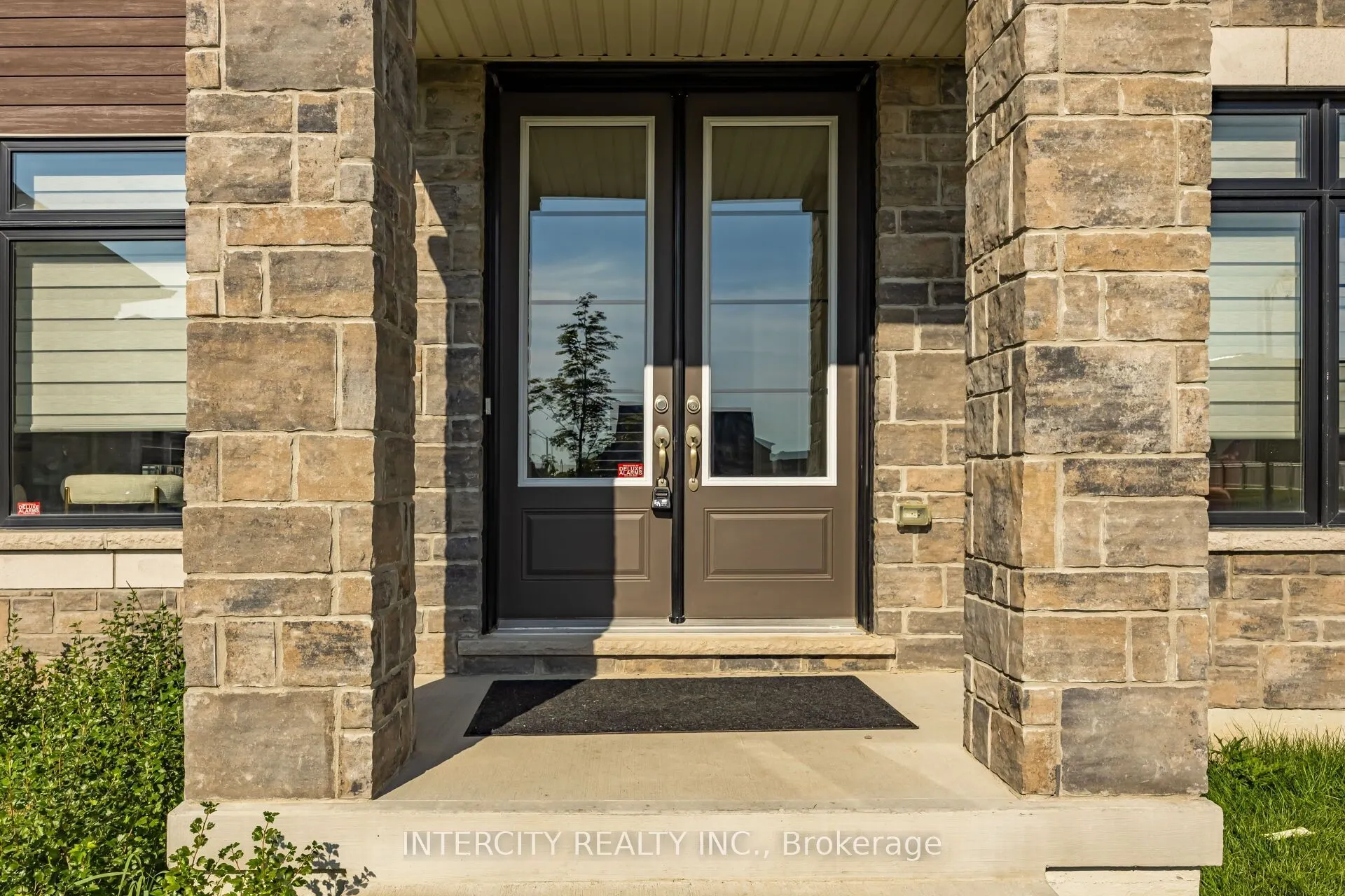 8 Elderberry Way
