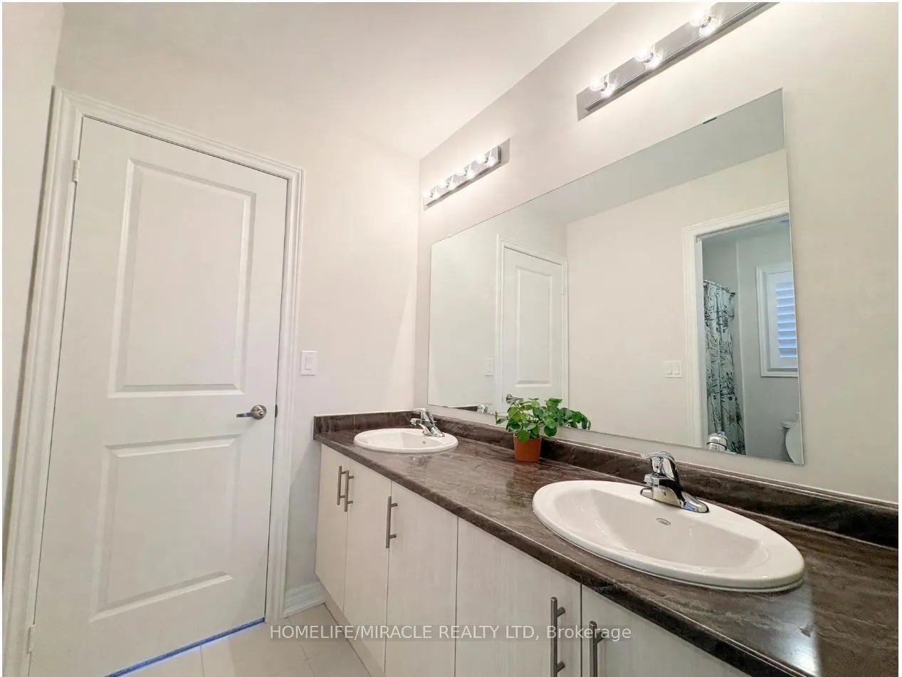 16 Sam Battaglia Crescent