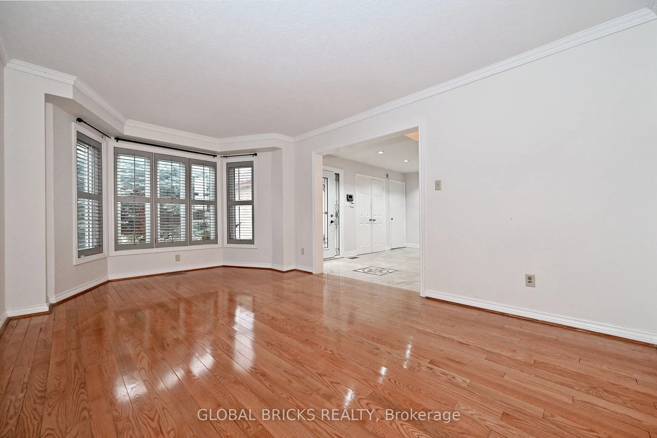 8 Elmsley Drive