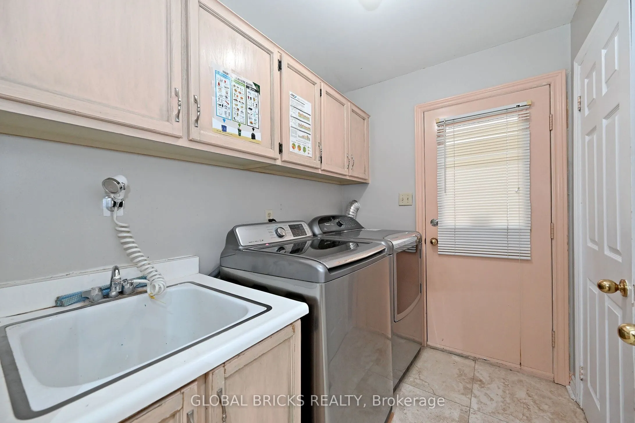8 Elmsley Drive