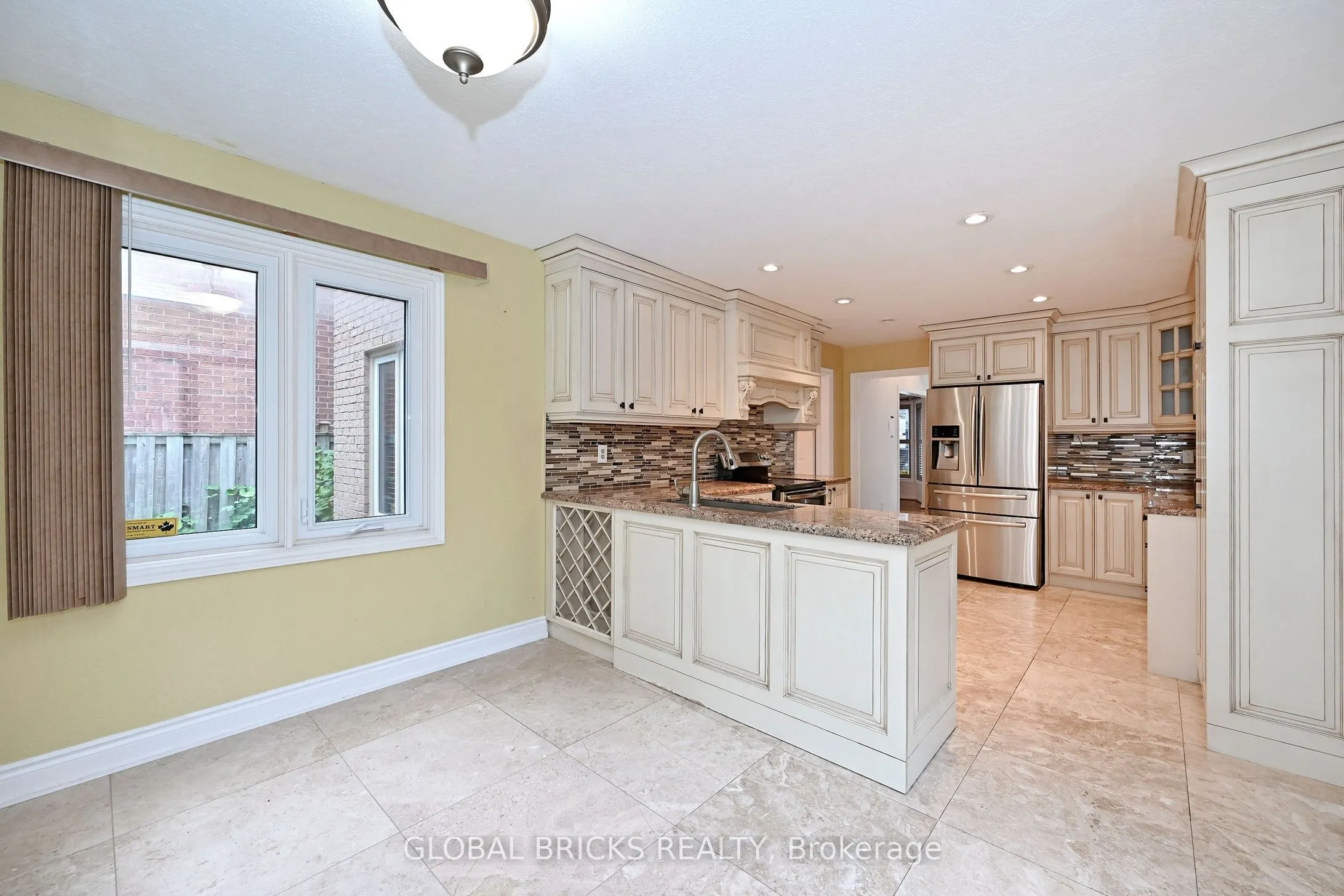 8 Elmsley Drive