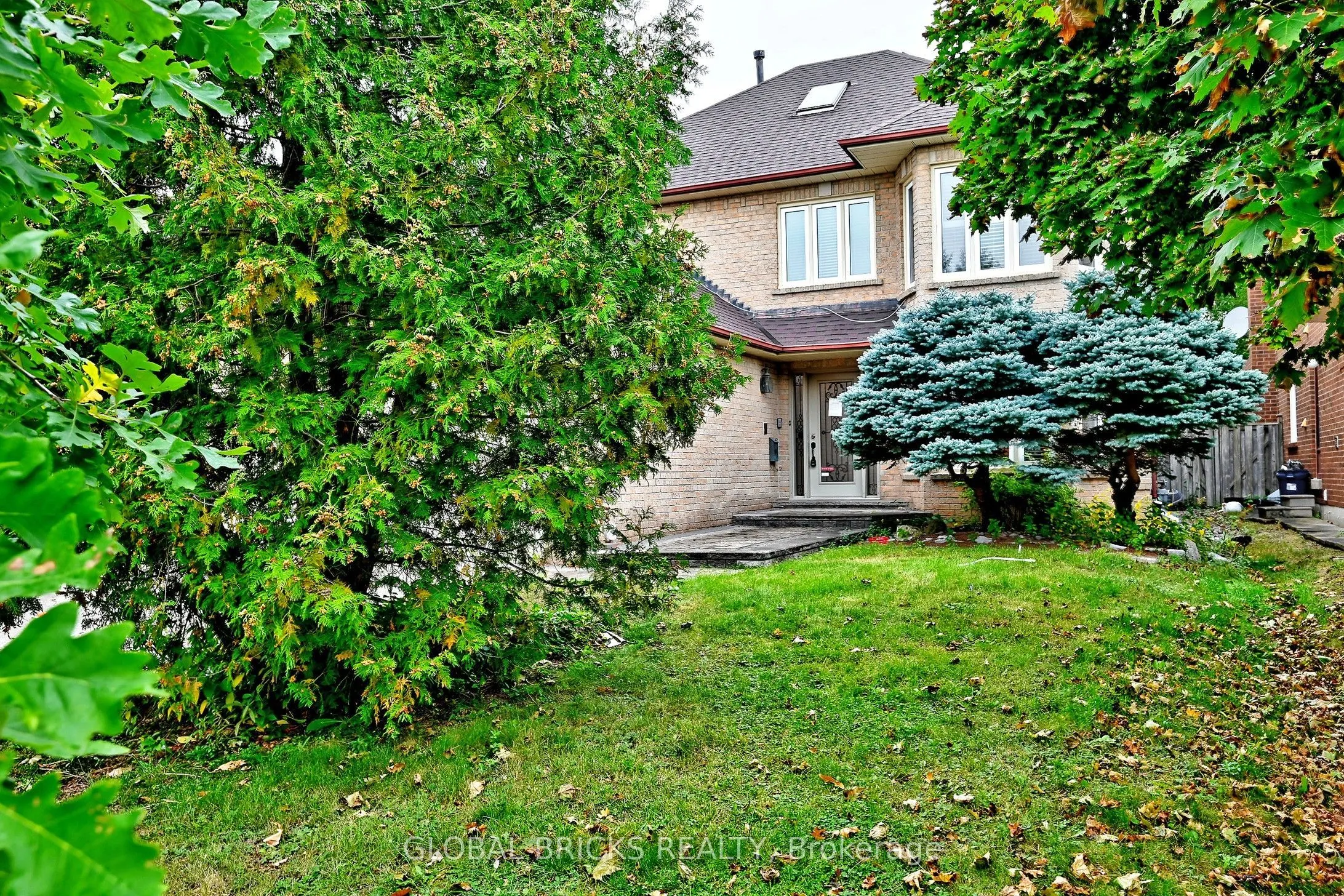 8 Elmsley Drive