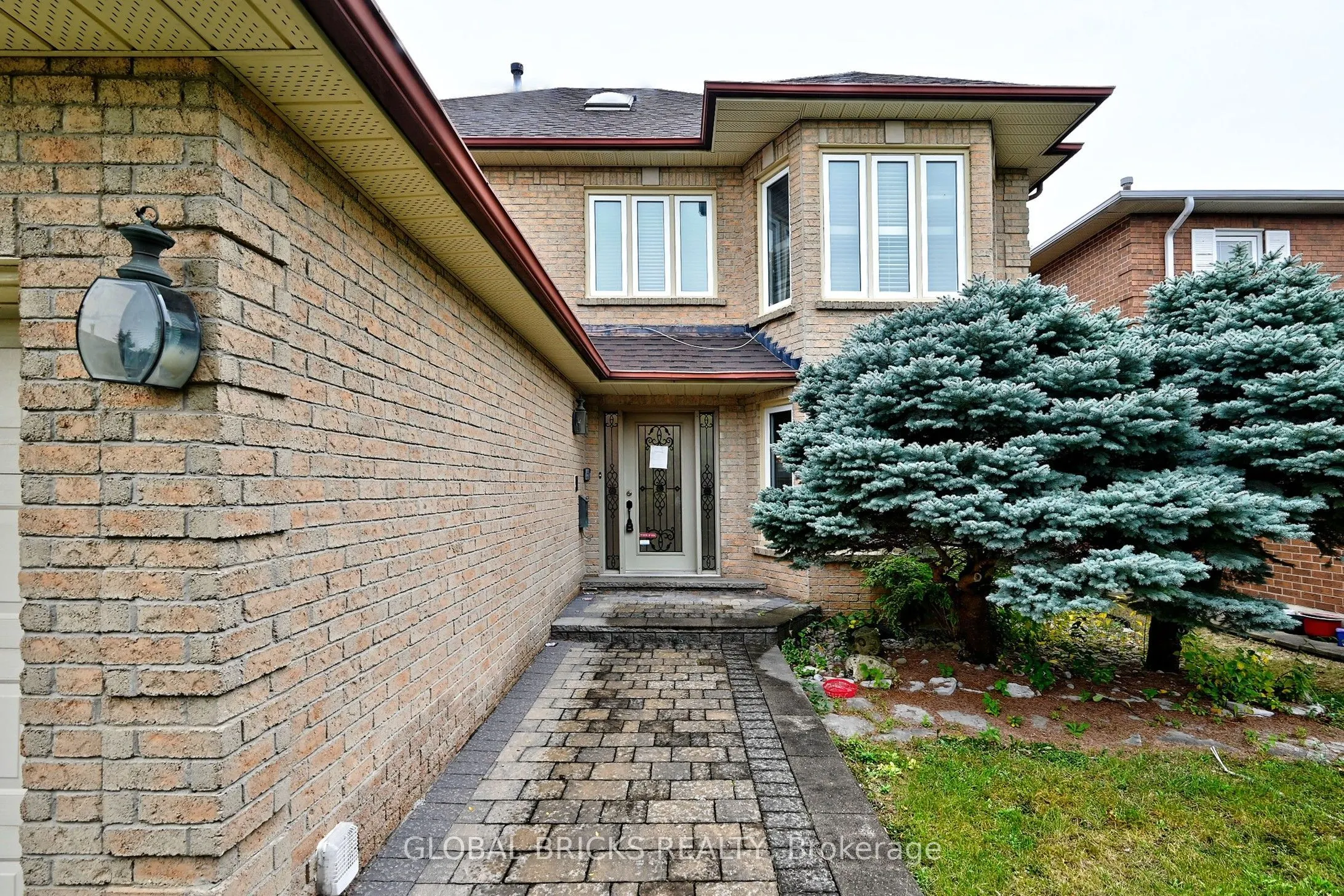 8 Elmsley Drive