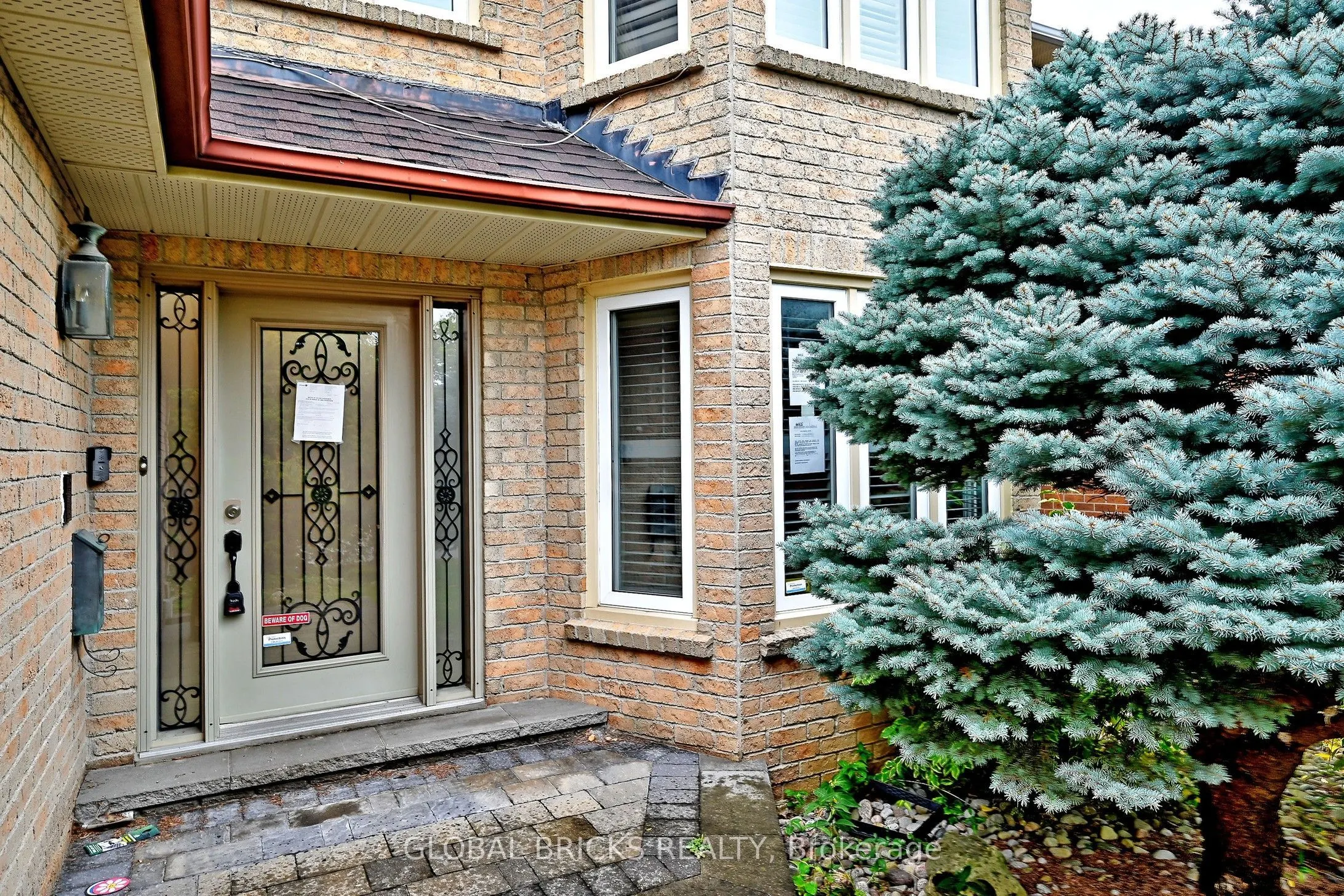 8 Elmsley Drive