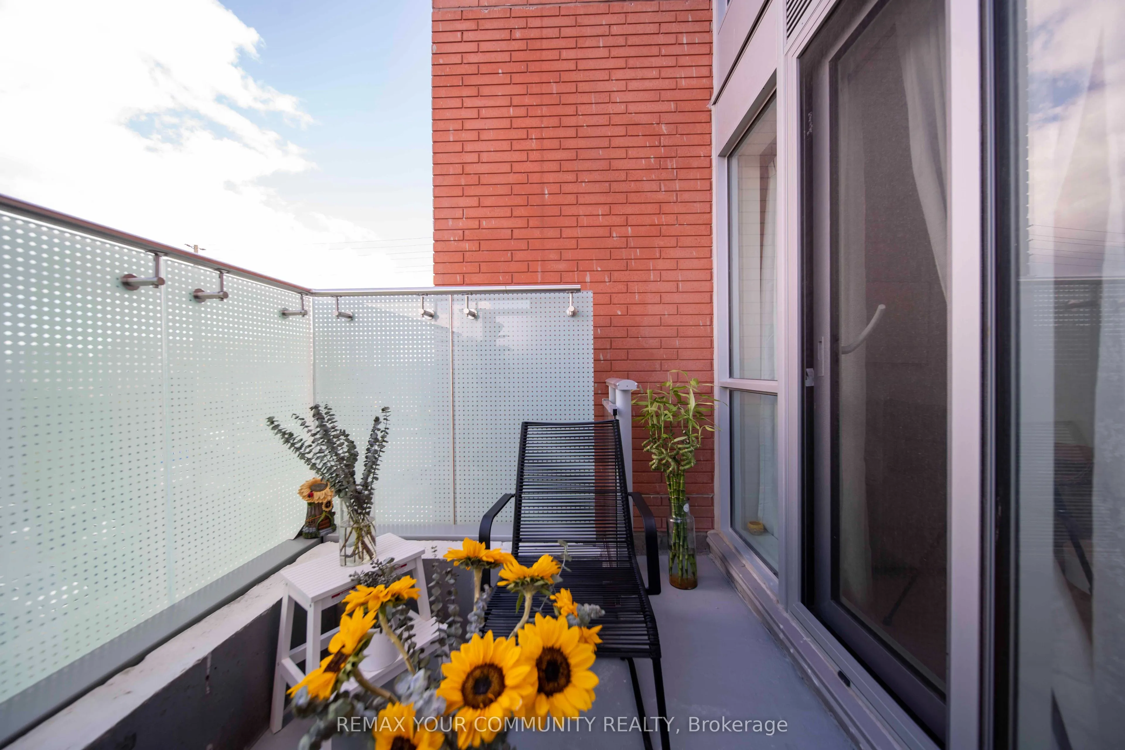8888 Yonge Street #322