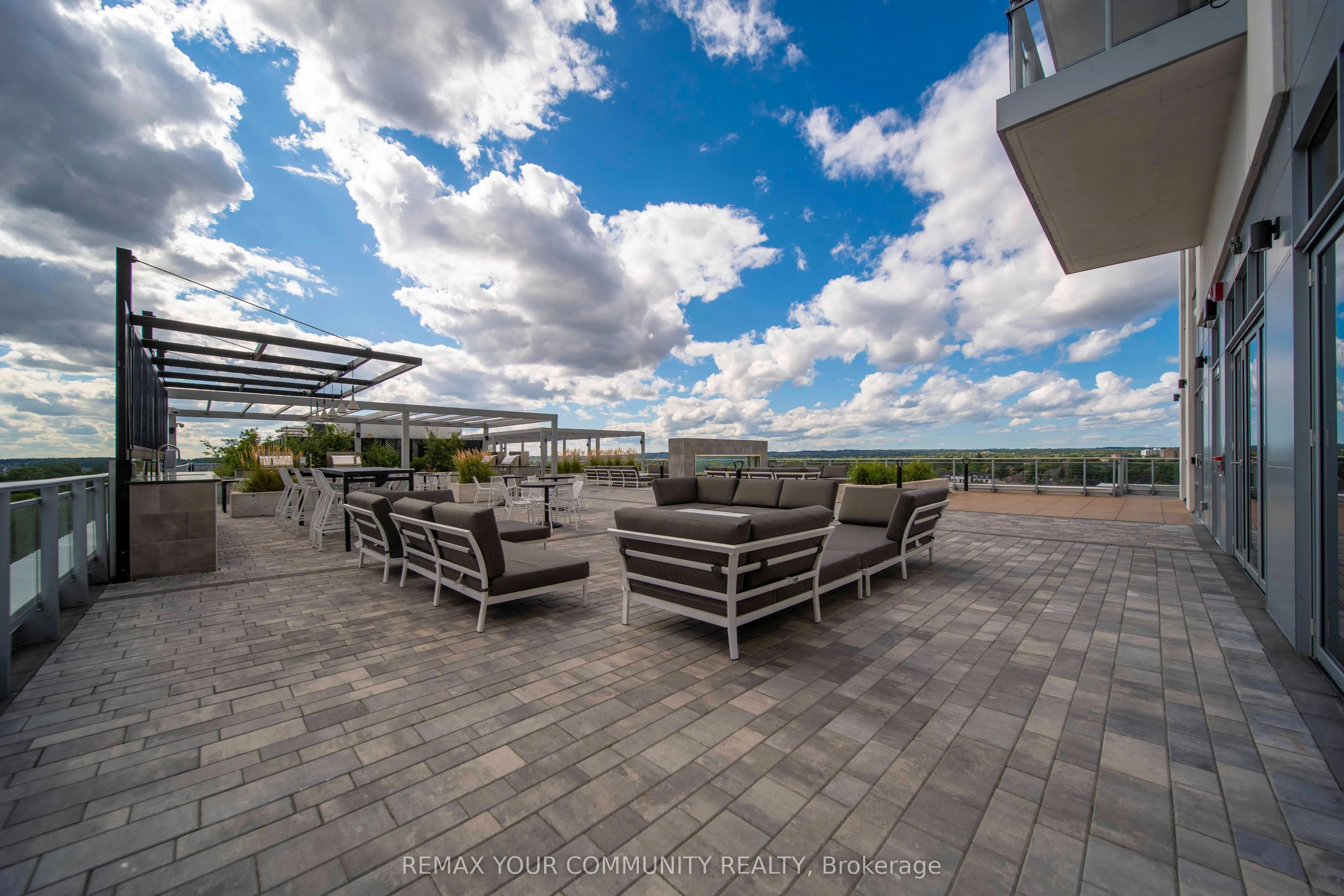 8888 Yonge Street #322