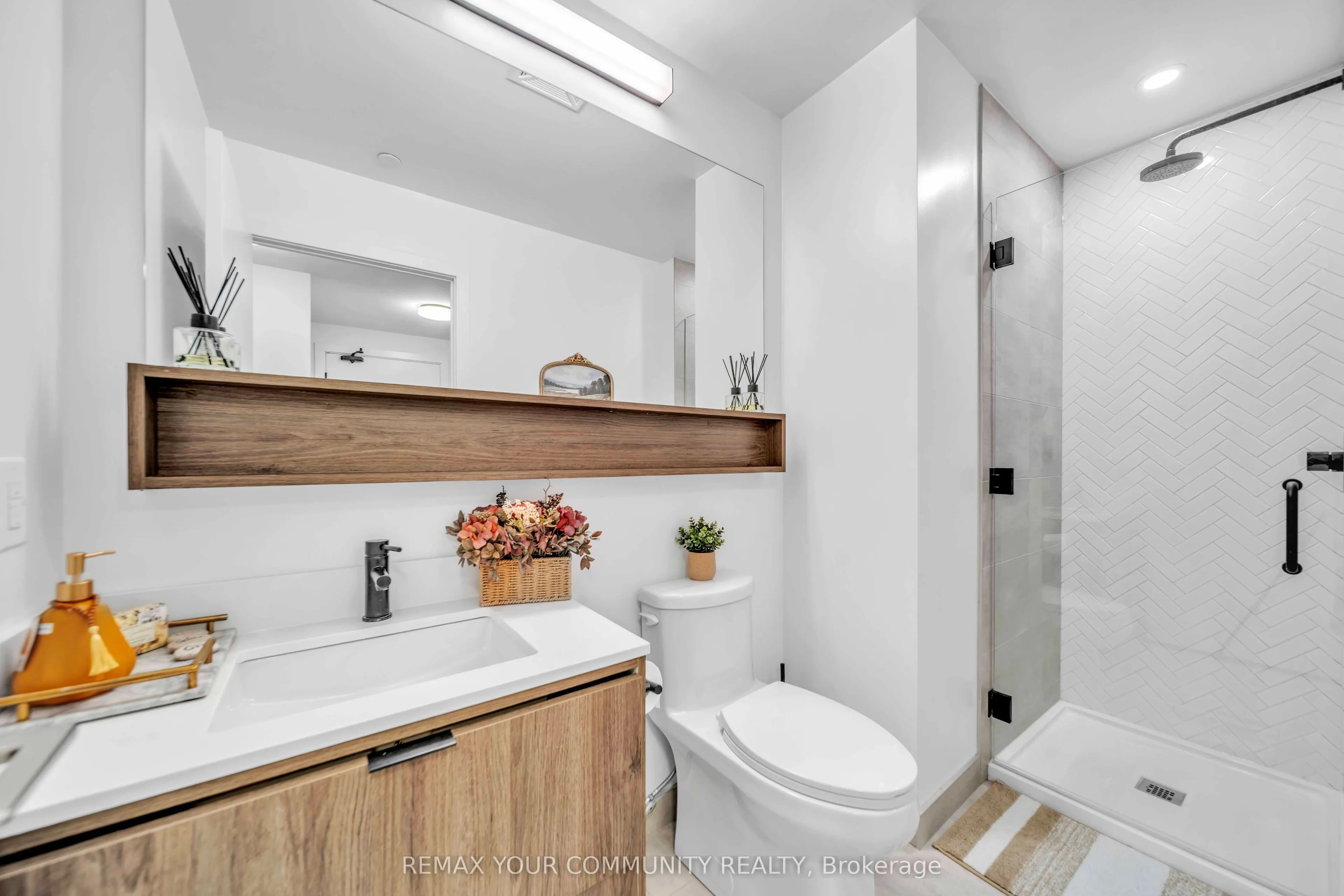 8888 Yonge Street #322