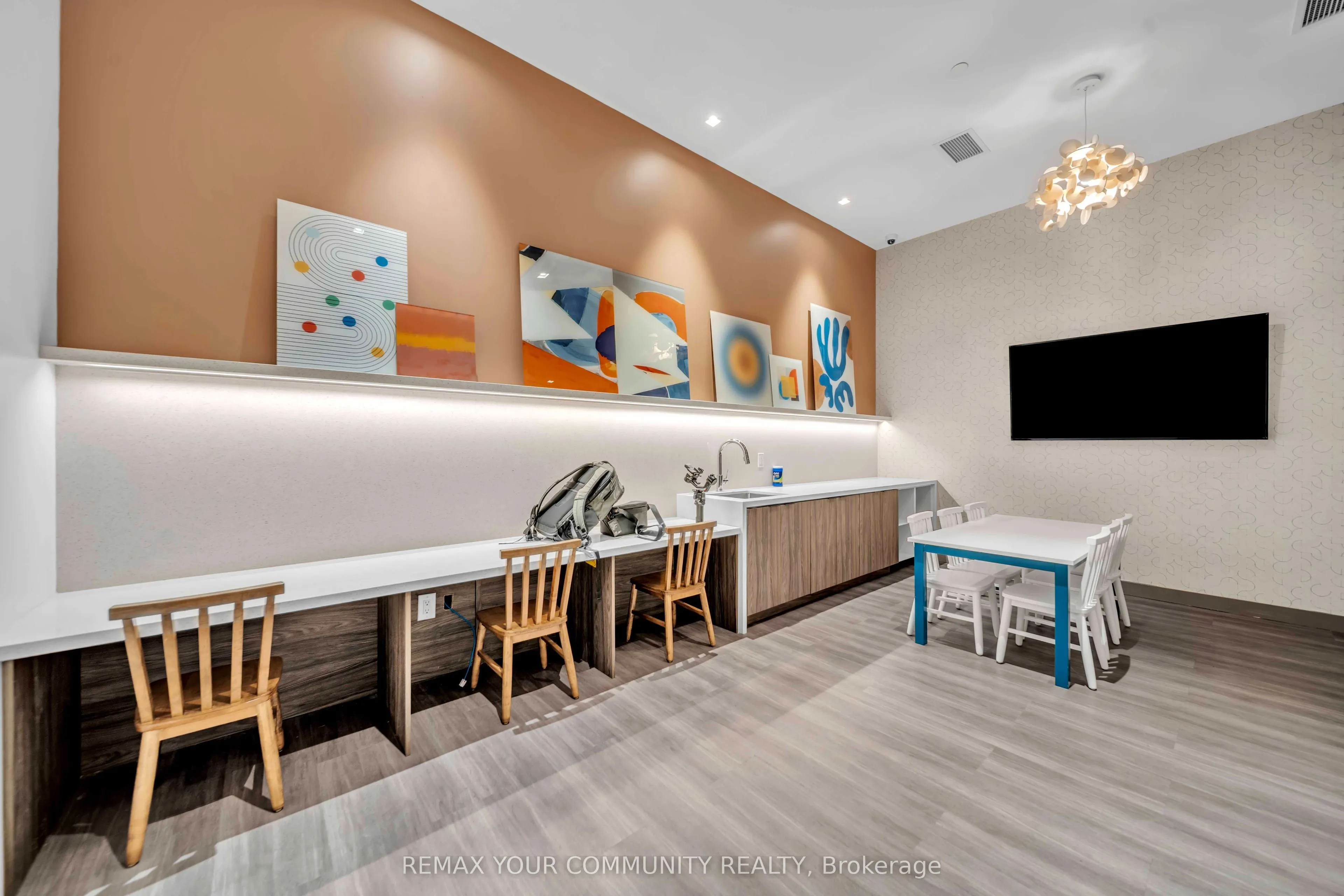 8888 Yonge Street #322