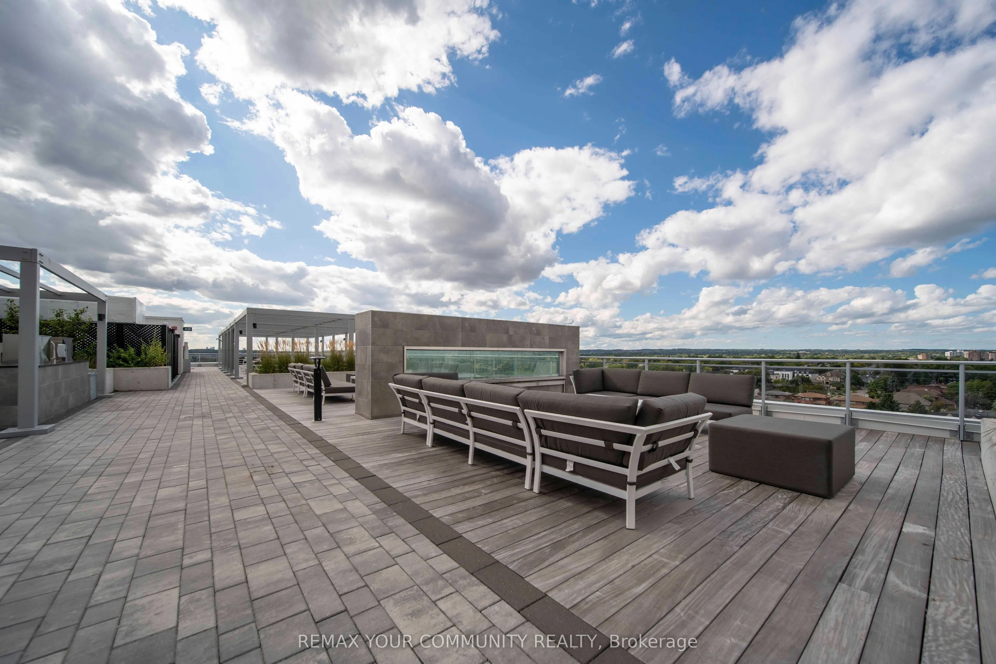 8888 Yonge Street #322