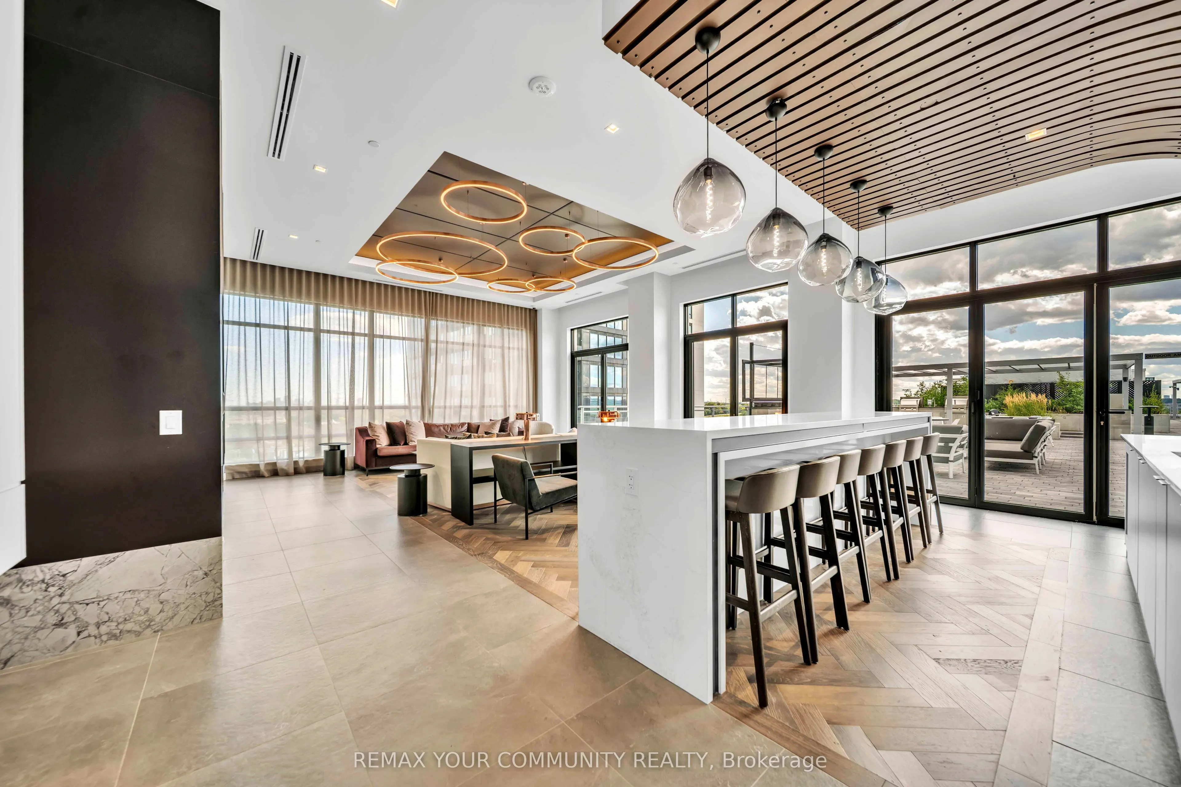 8888 Yonge Street #322