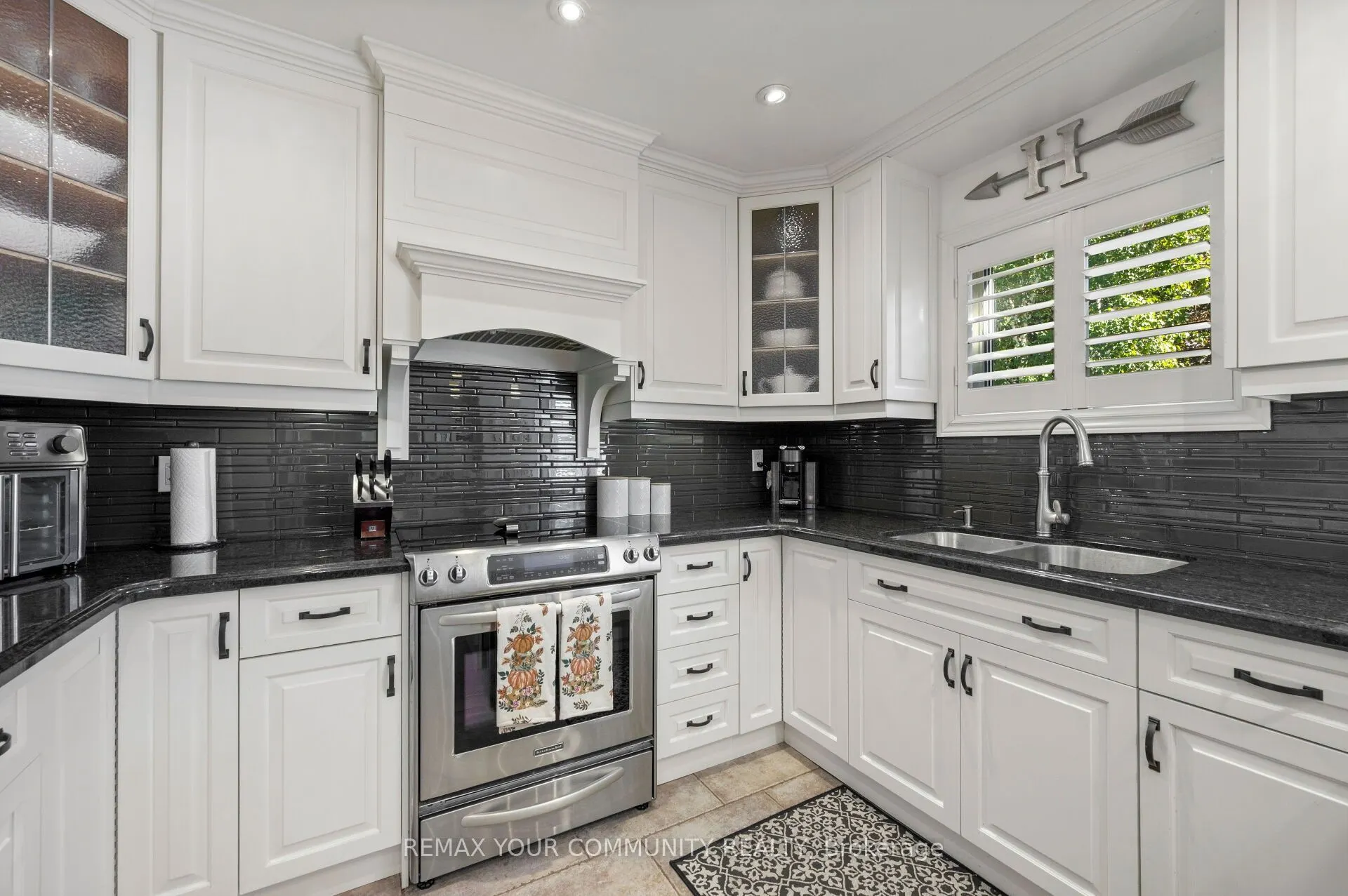 25 Albery Crescent
