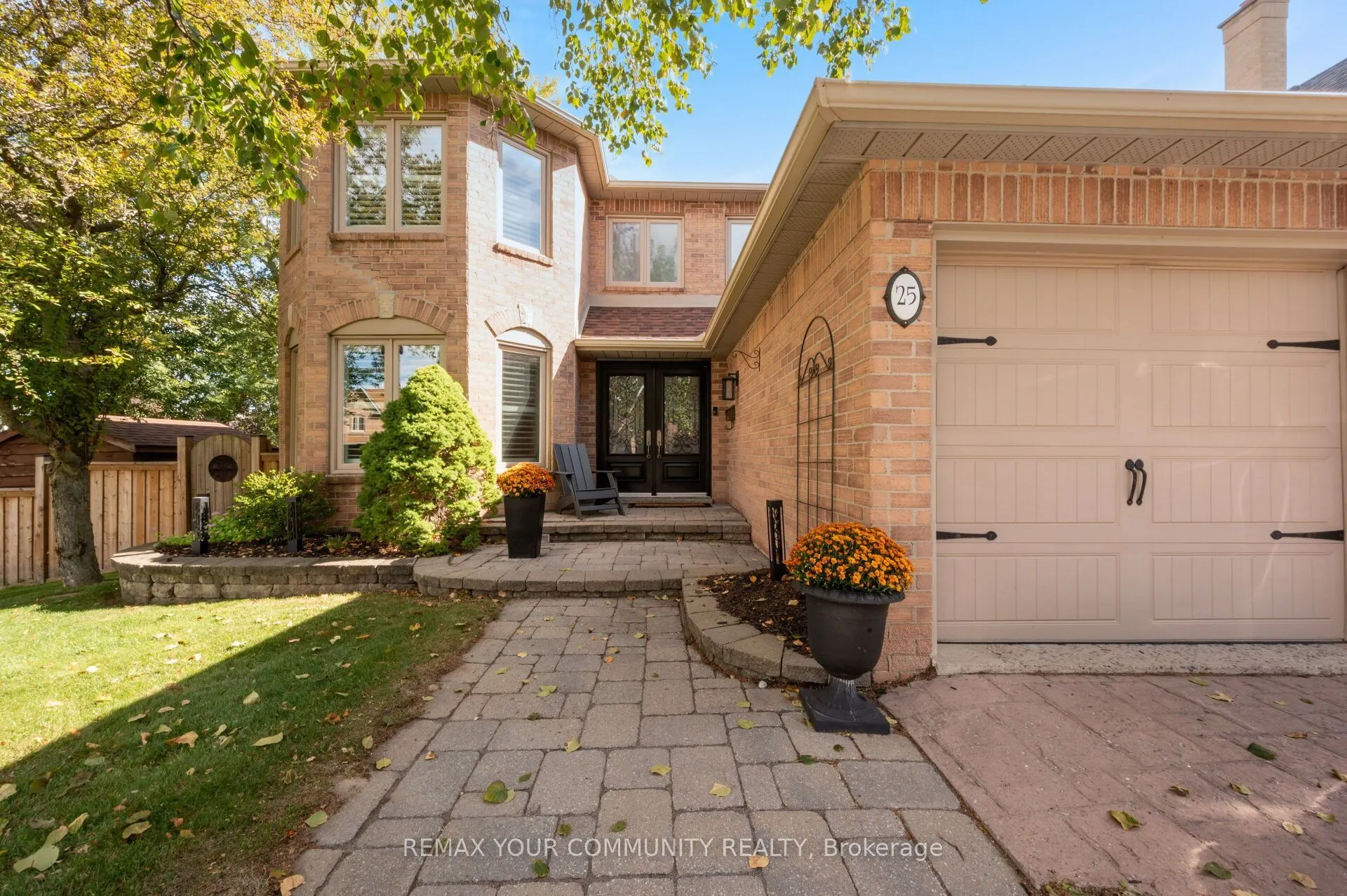 25 Albery Crescent
