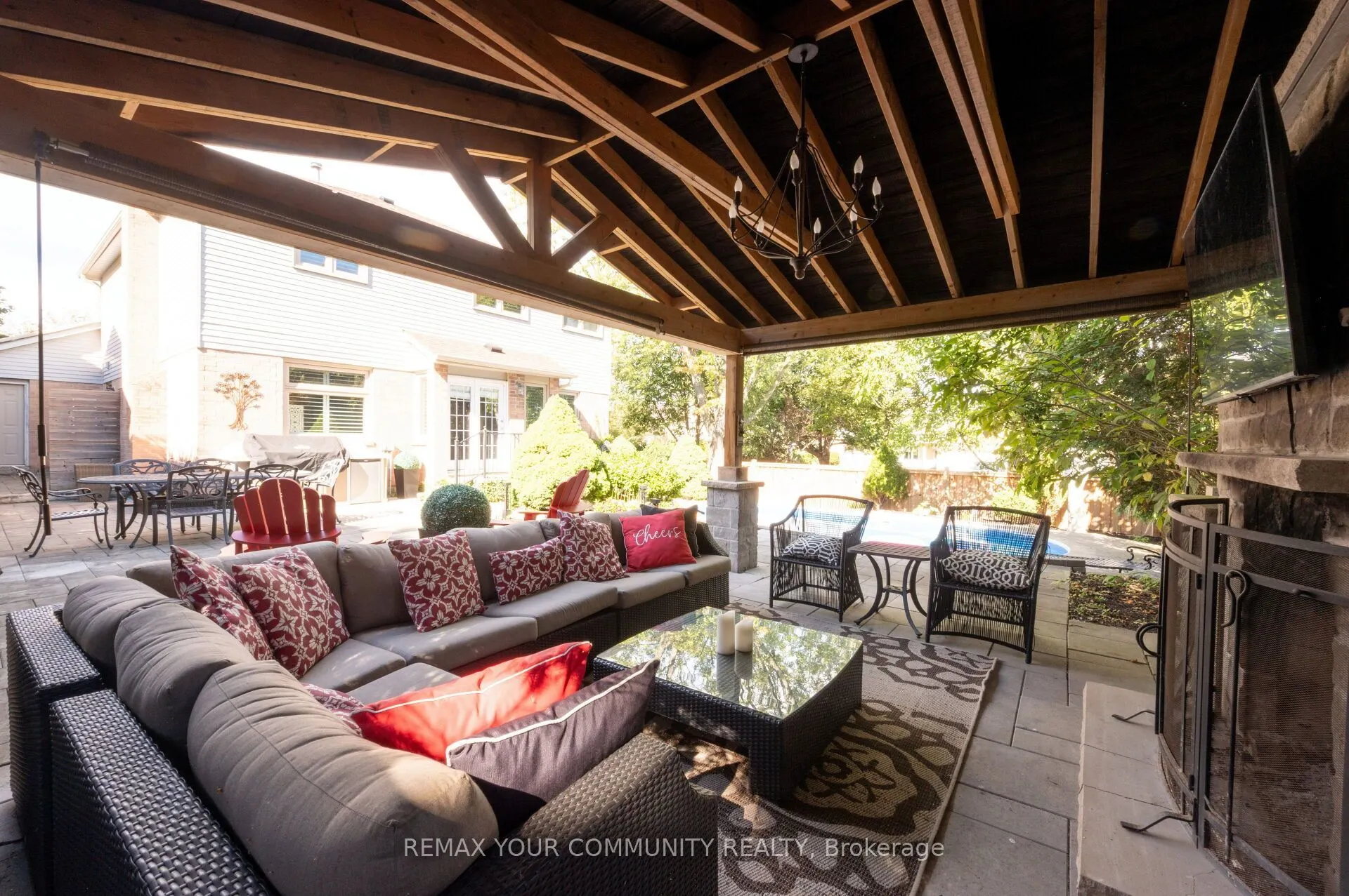 25 Albery Crescent