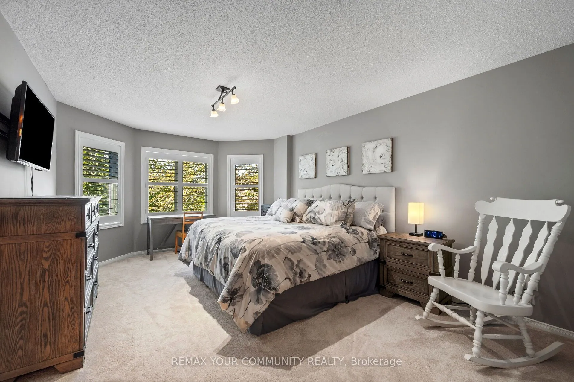 25 Albery Crescent