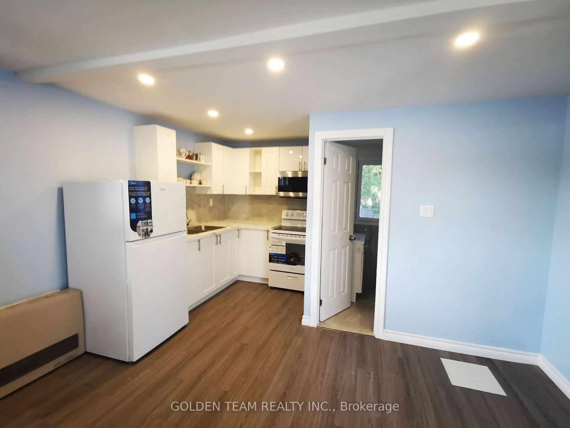 424 The Queensway S