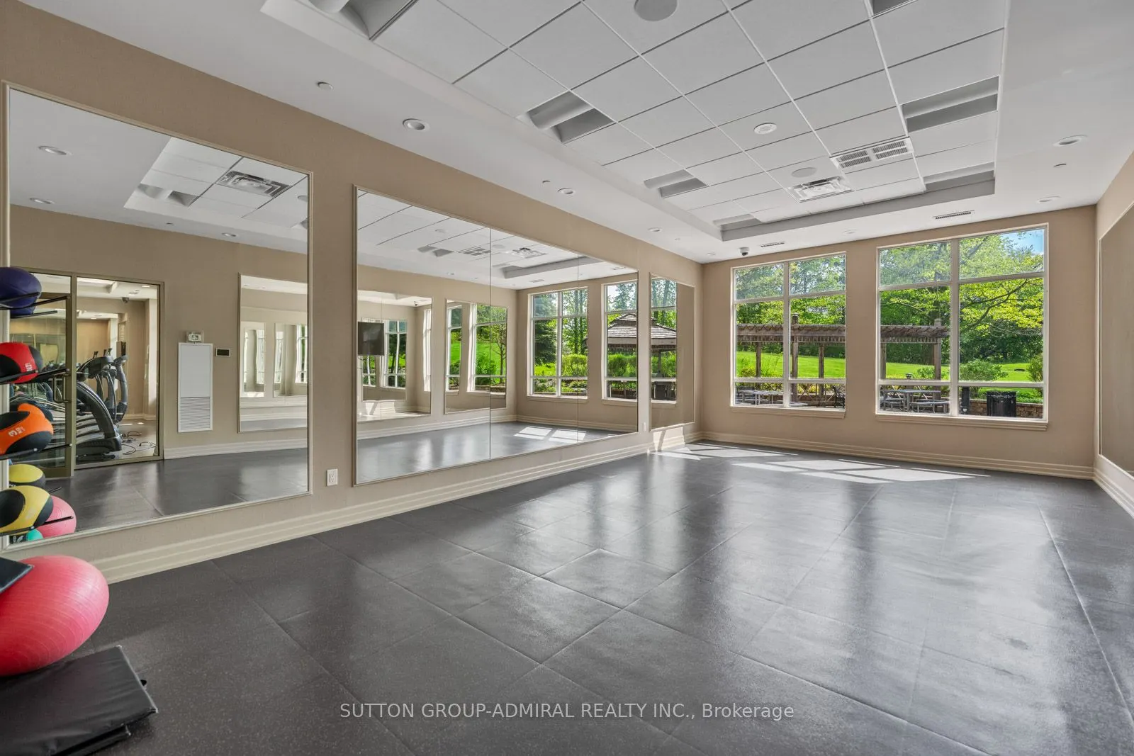 9255 Jane Street #215