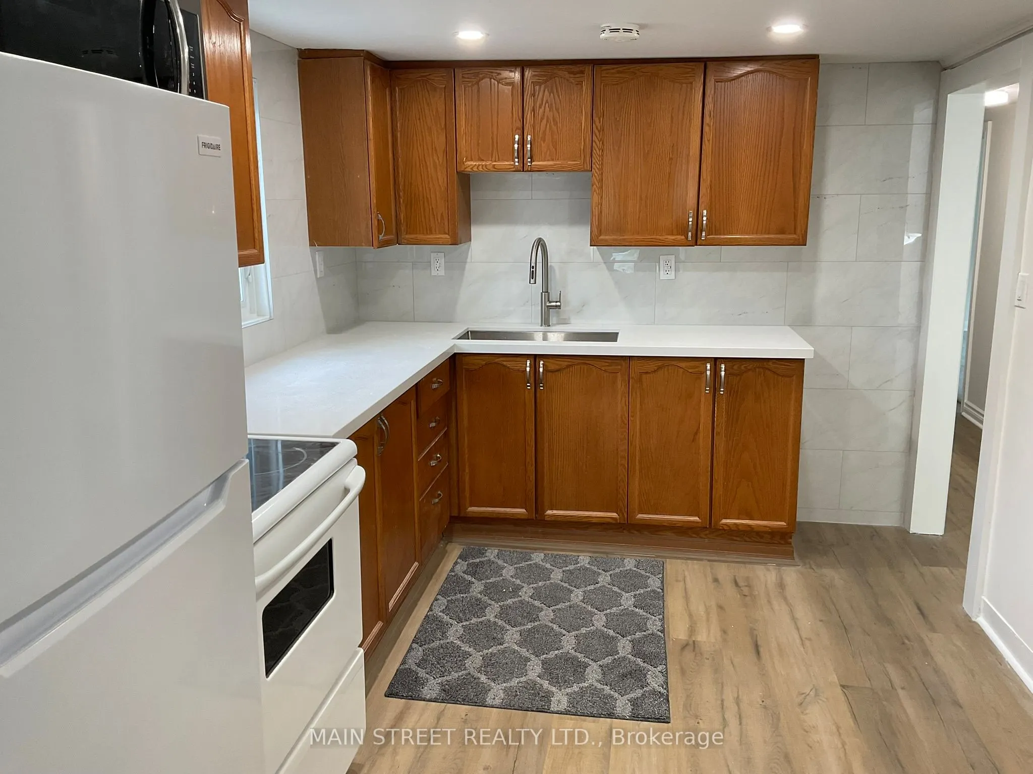 161 CHARLOTTE Street #UPPER