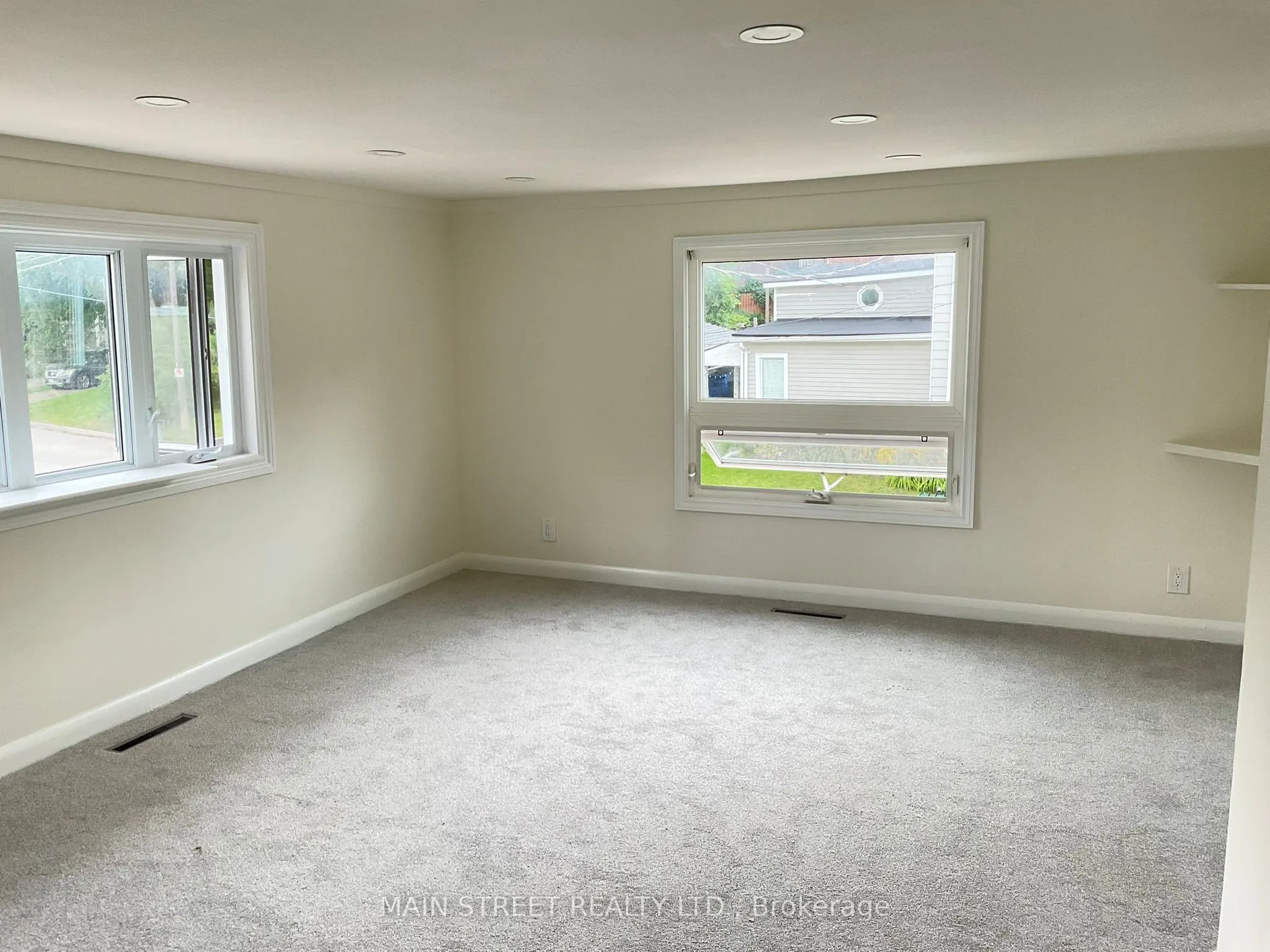 161 CHARLOTTE Street #UPPER