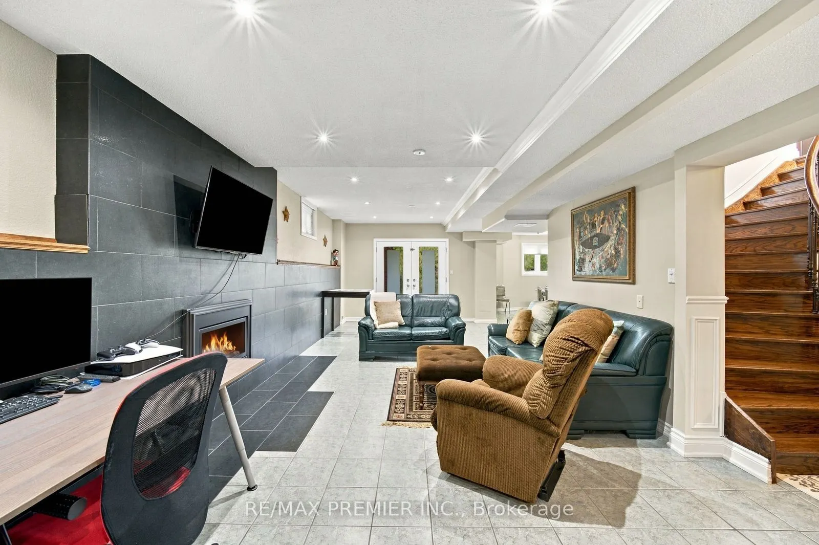 98 Cairnburg Place
