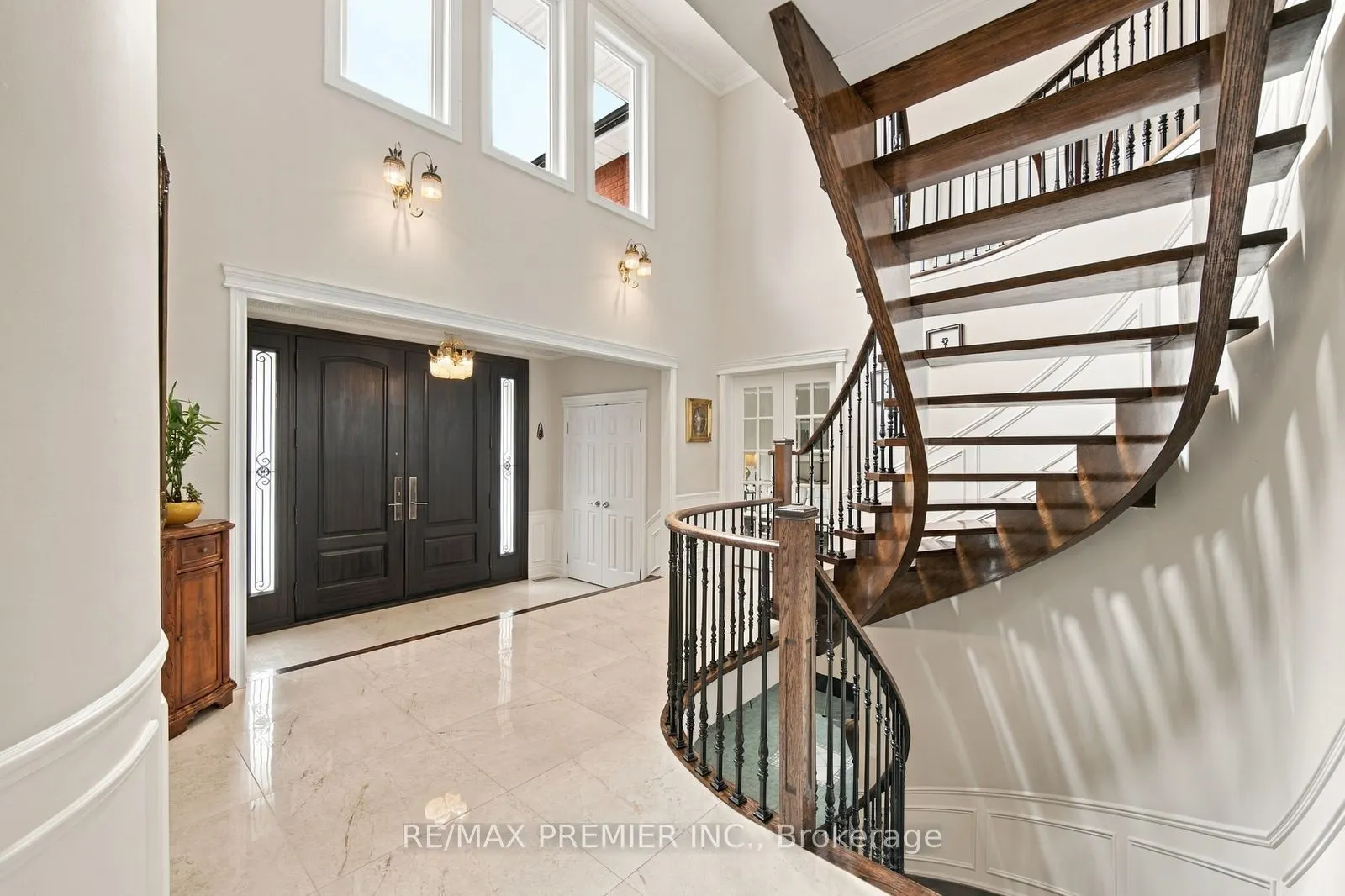 98 Cairnburg Place