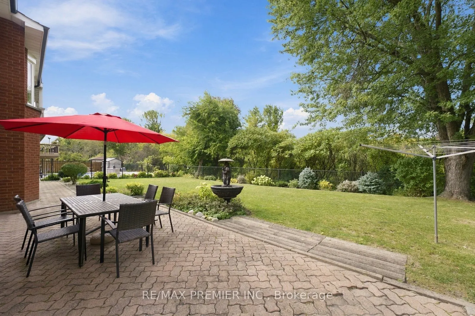 98 Cairnburg Place