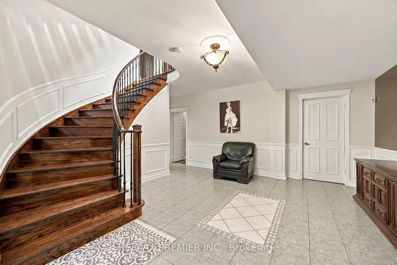 98 Cairnburg Place