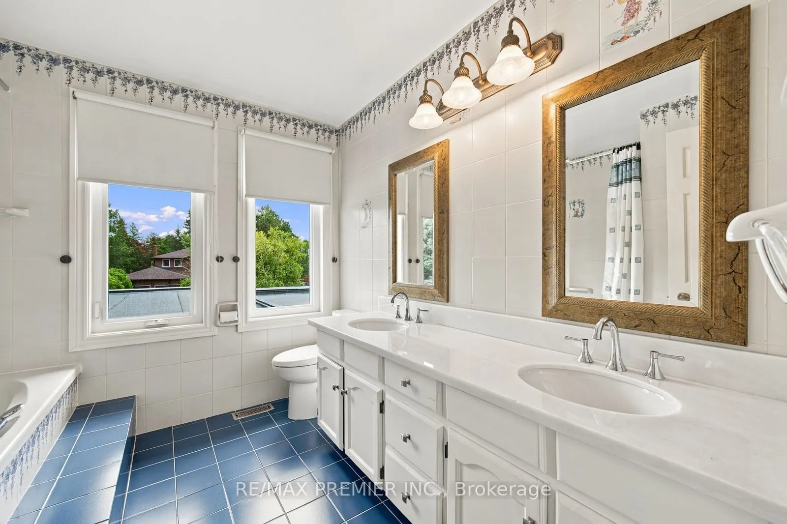 98 Cairnburg Place