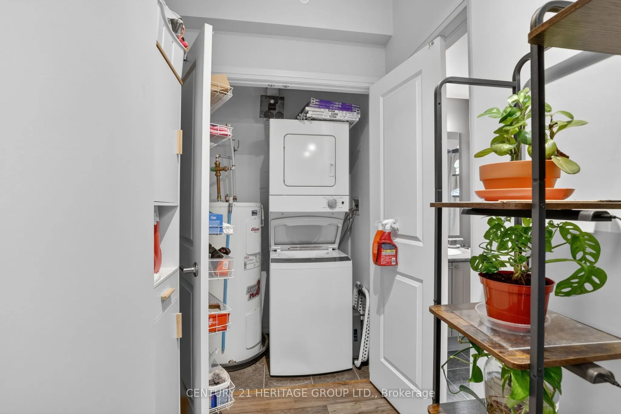 161 Wellington Street E #410