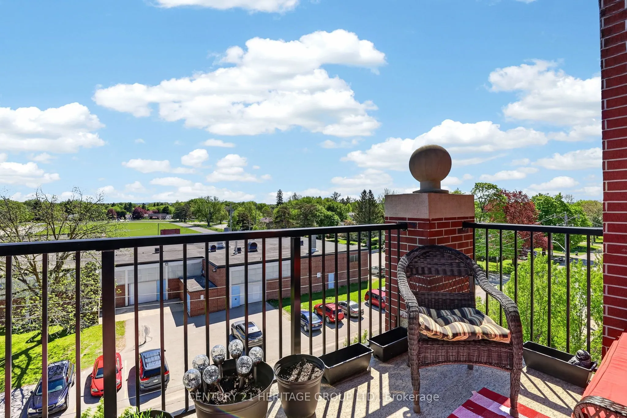 161 Wellington Street E #410