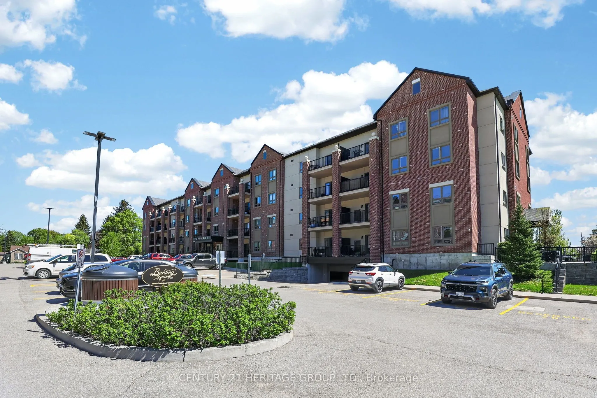 161 Wellington Street E #410