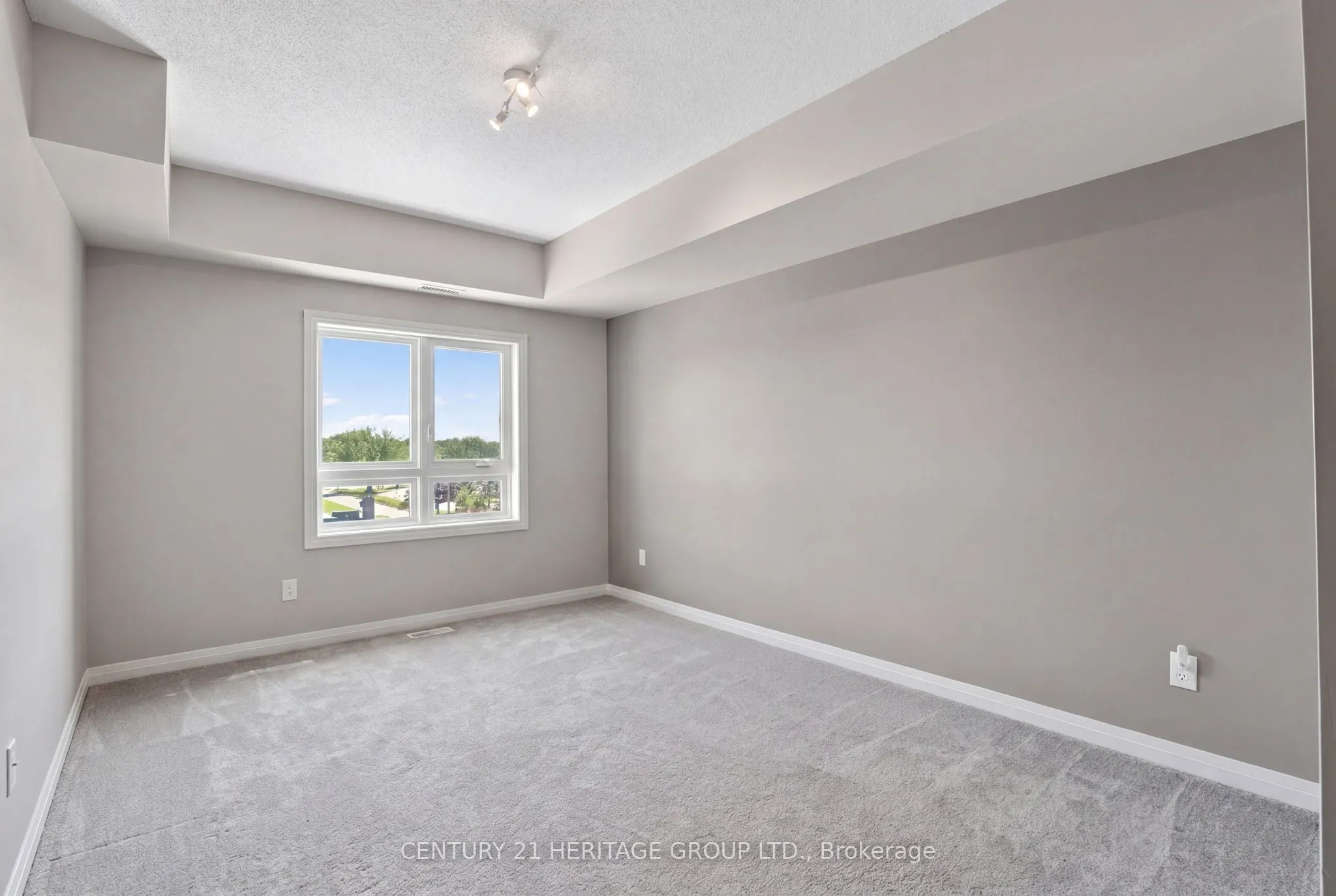 161 Wellington Street E #410