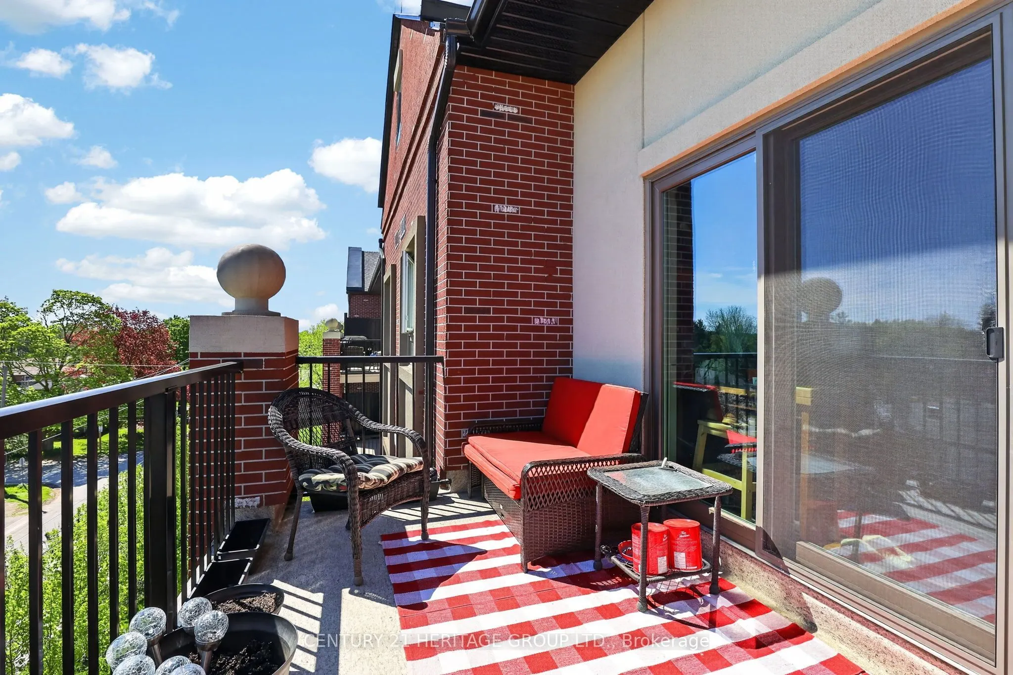 161 Wellington Street E #410