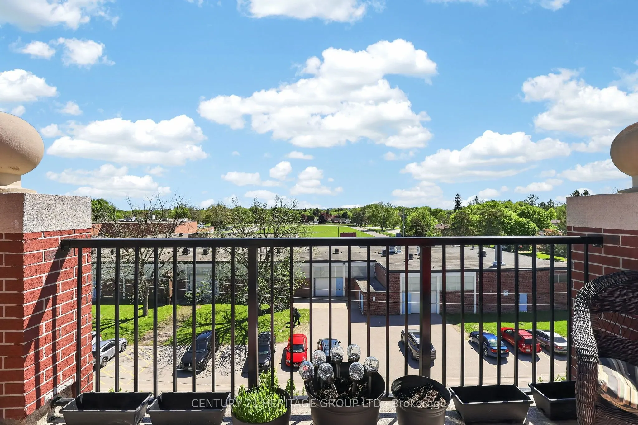 161 Wellington Street E #410