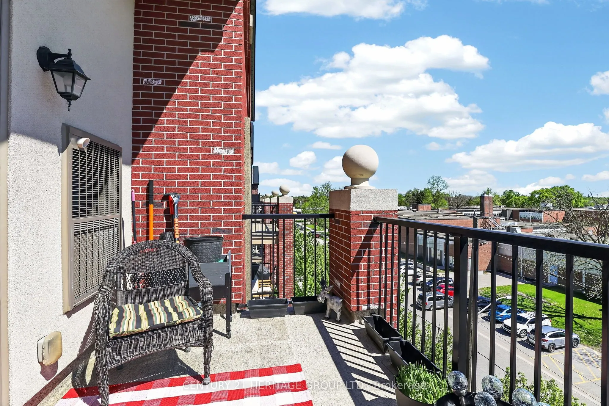 161 Wellington Street E #410