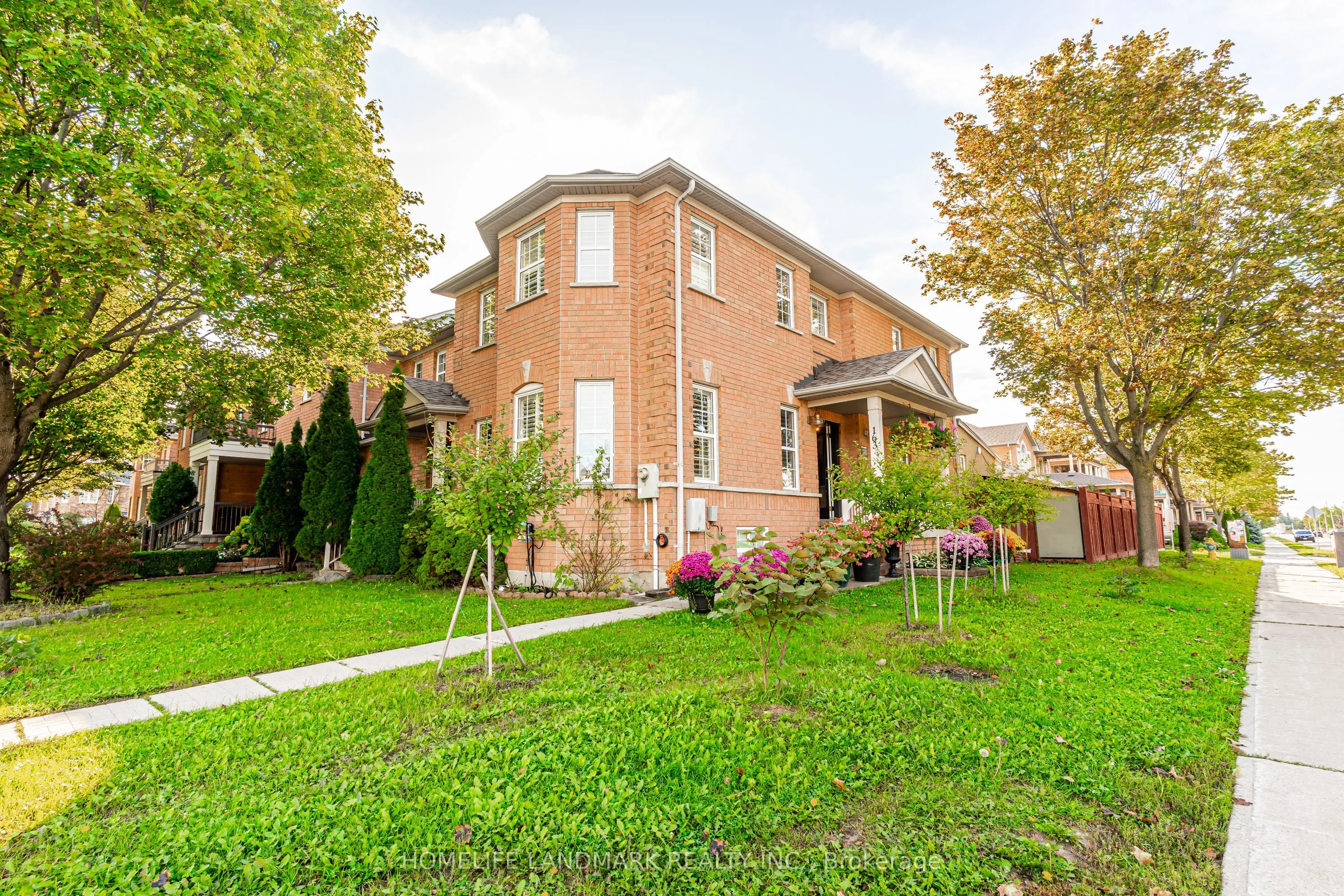 163 La Rocca Avenue