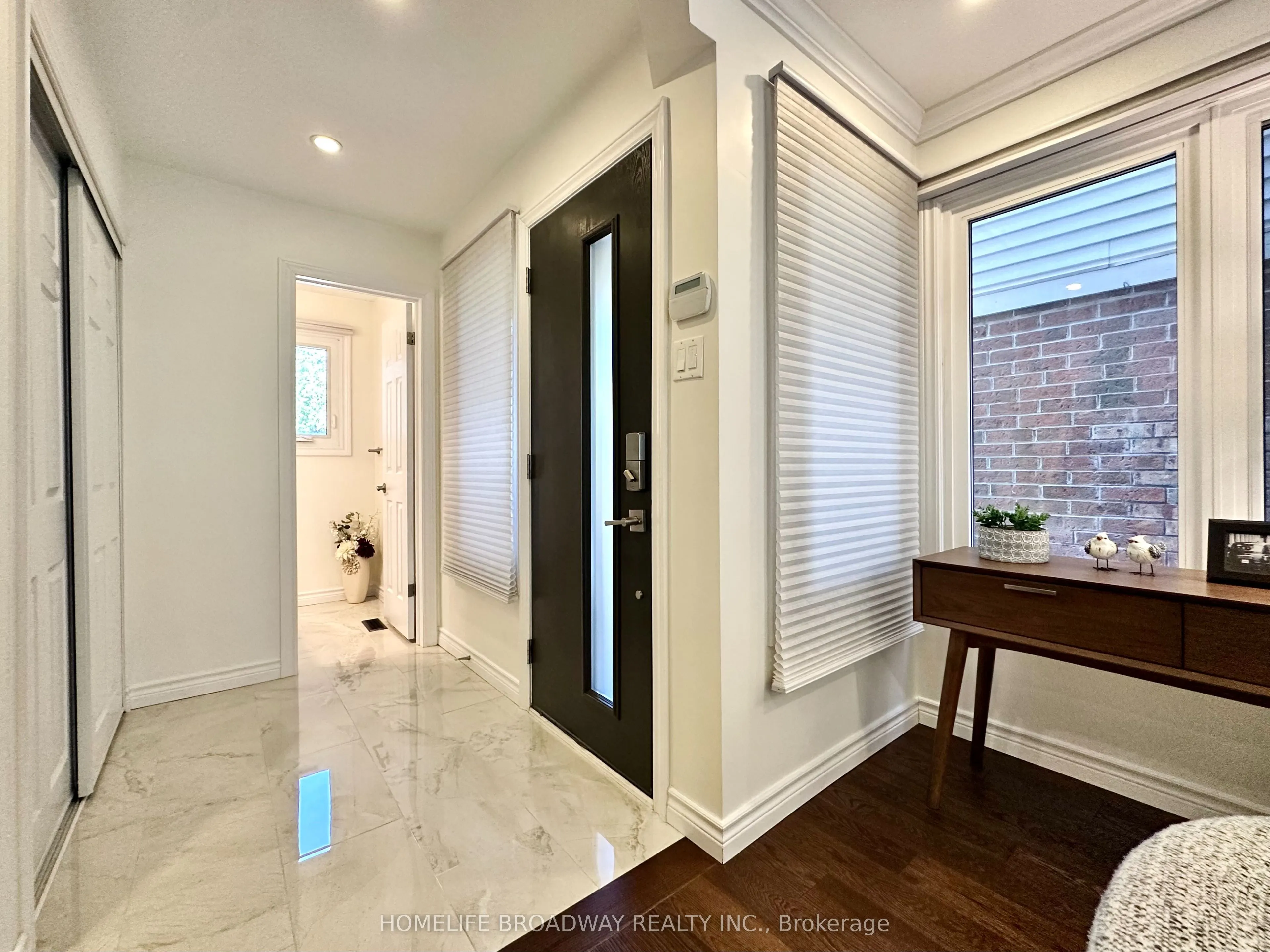 51 Jonathan Gate