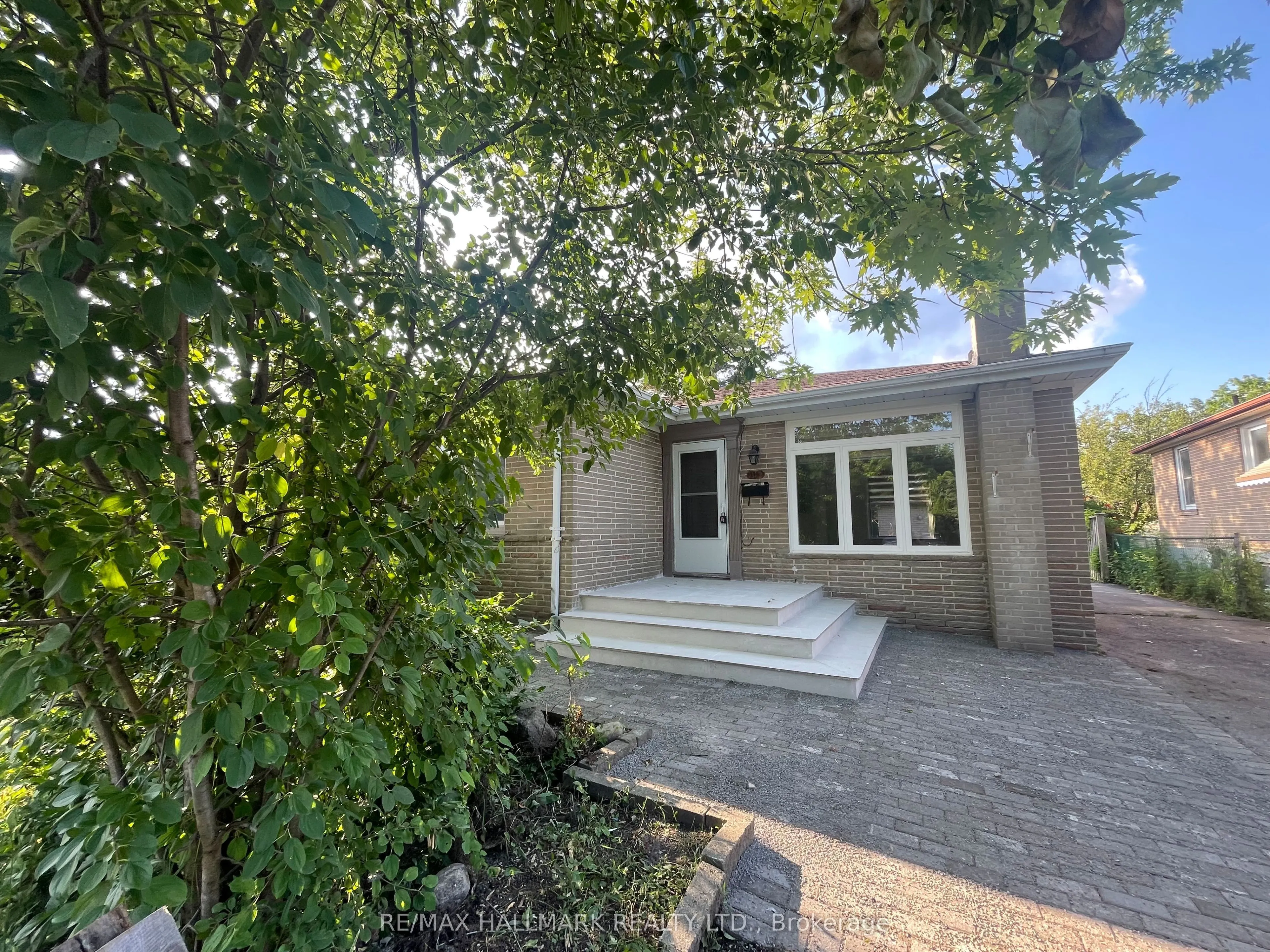 116 Cartier Crescent #Main Floor