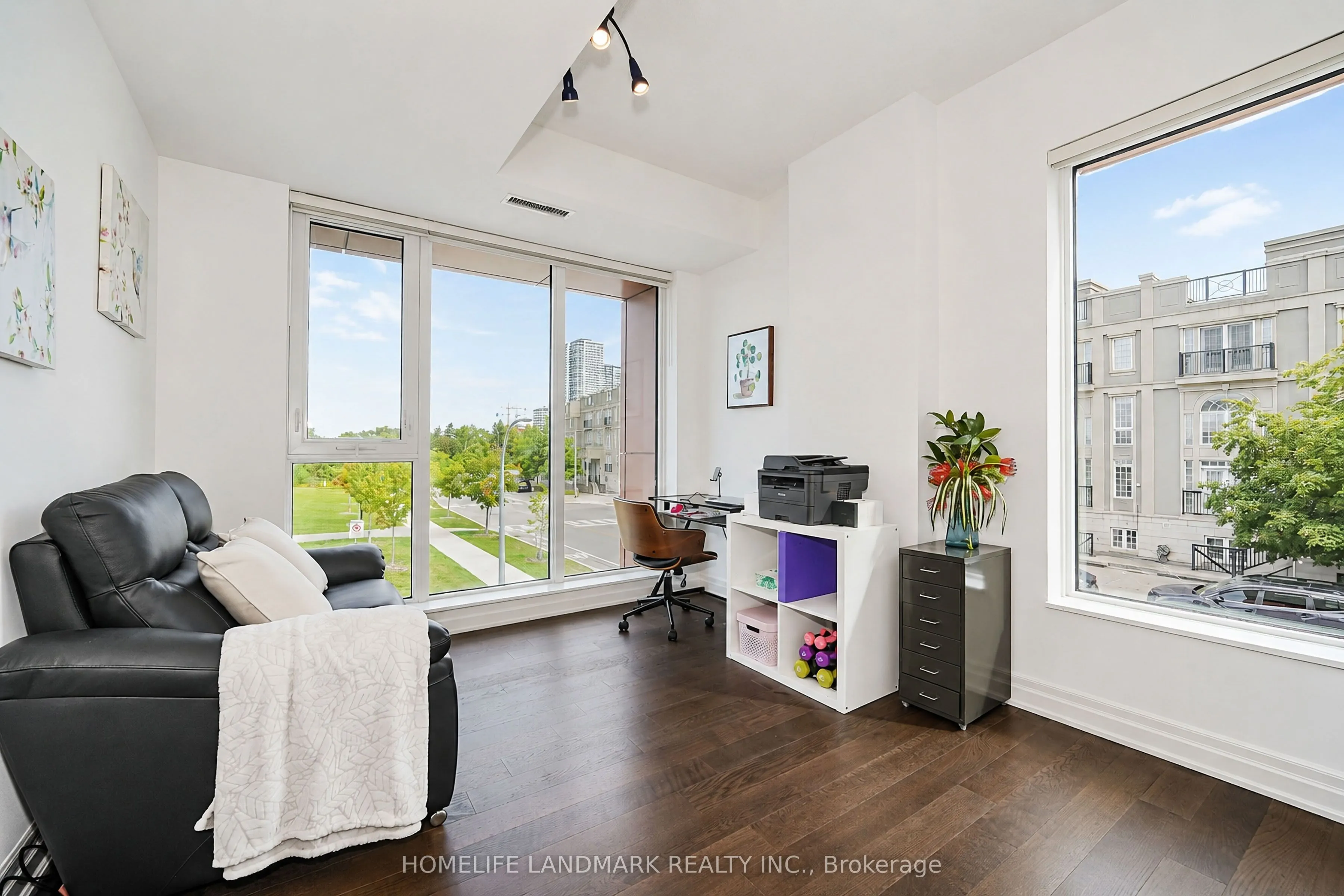 18 Rouge Valley Drive W #105C