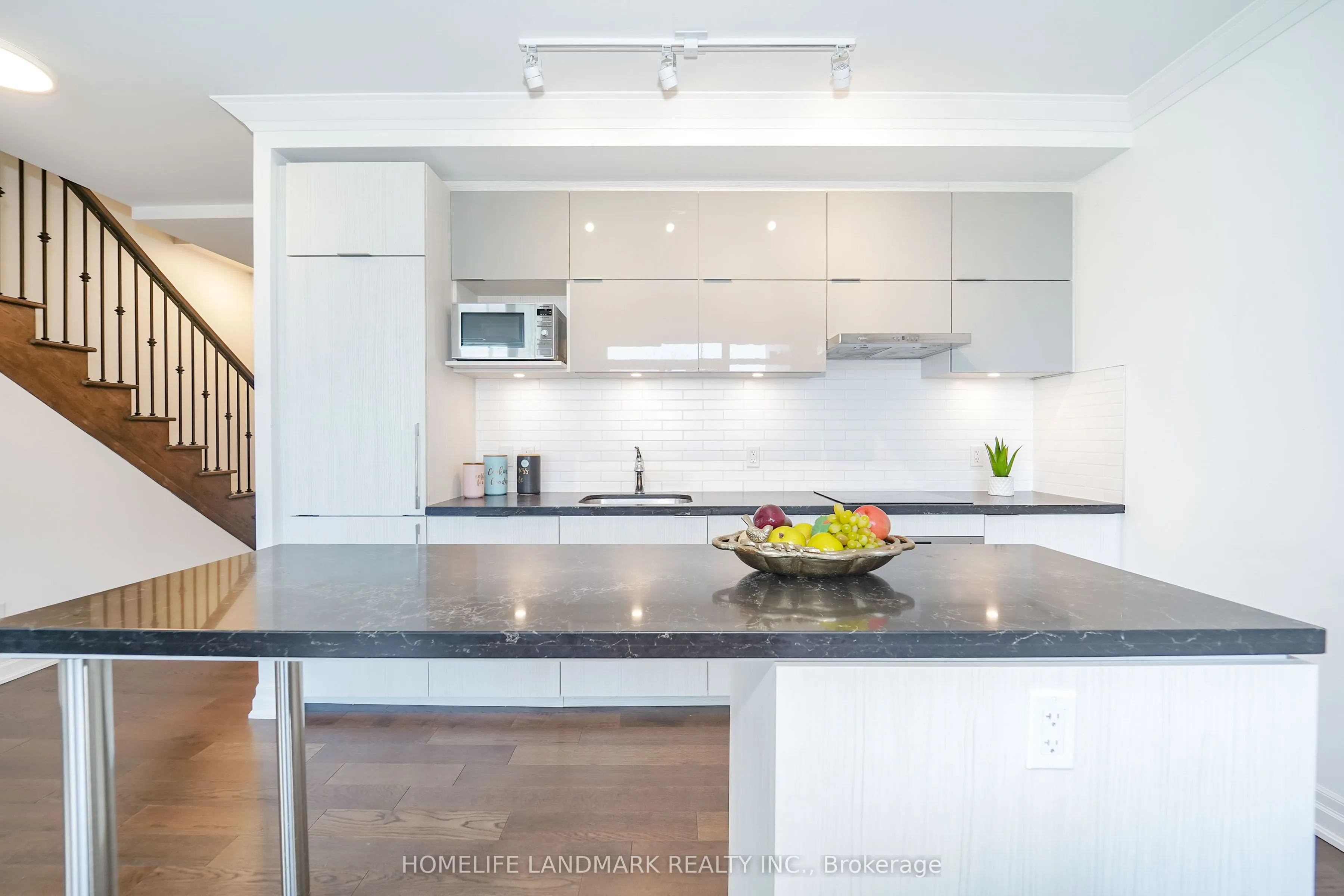 18 Rouge Valley Drive W #105C