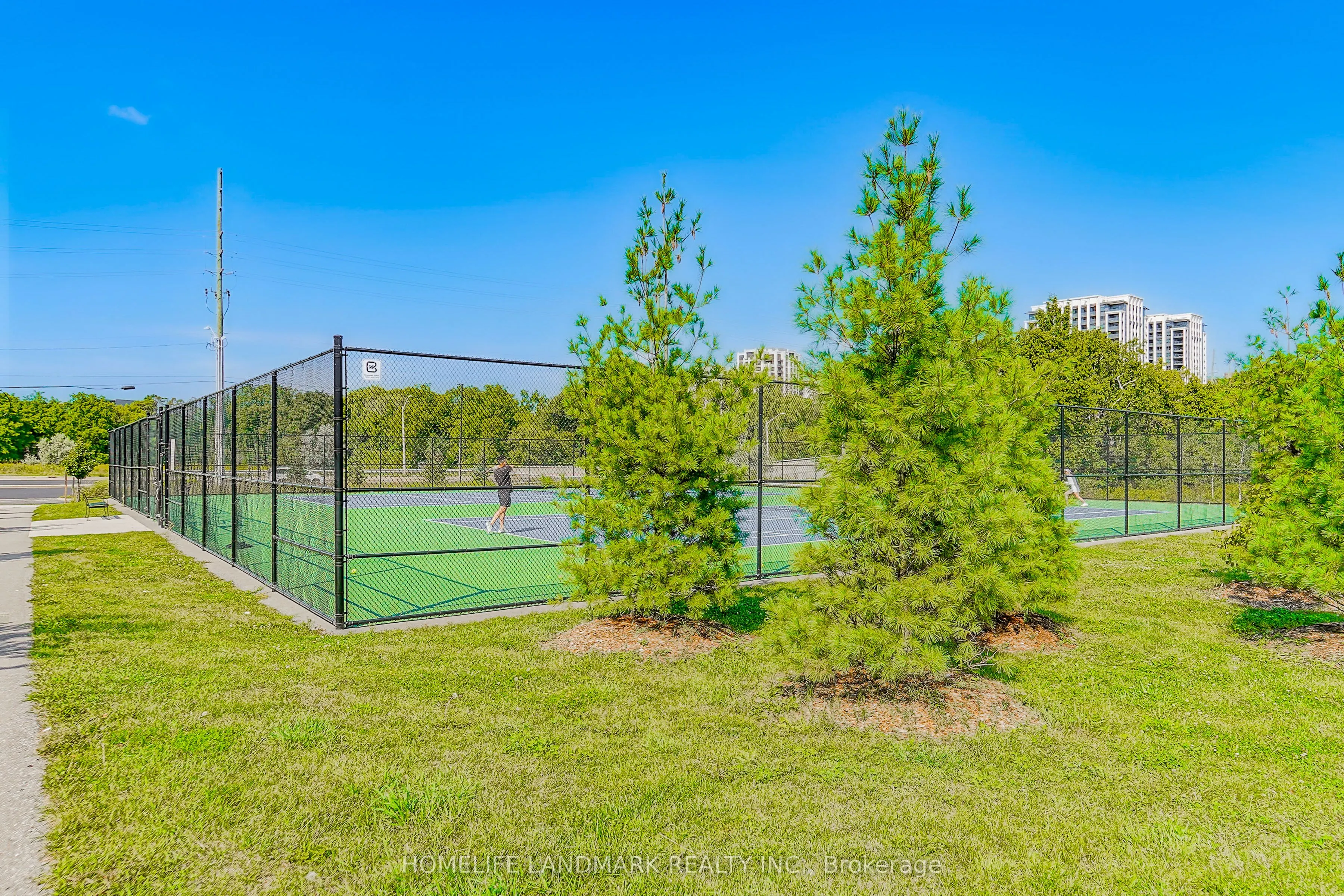 18 Rouge Valley Drive W #105C