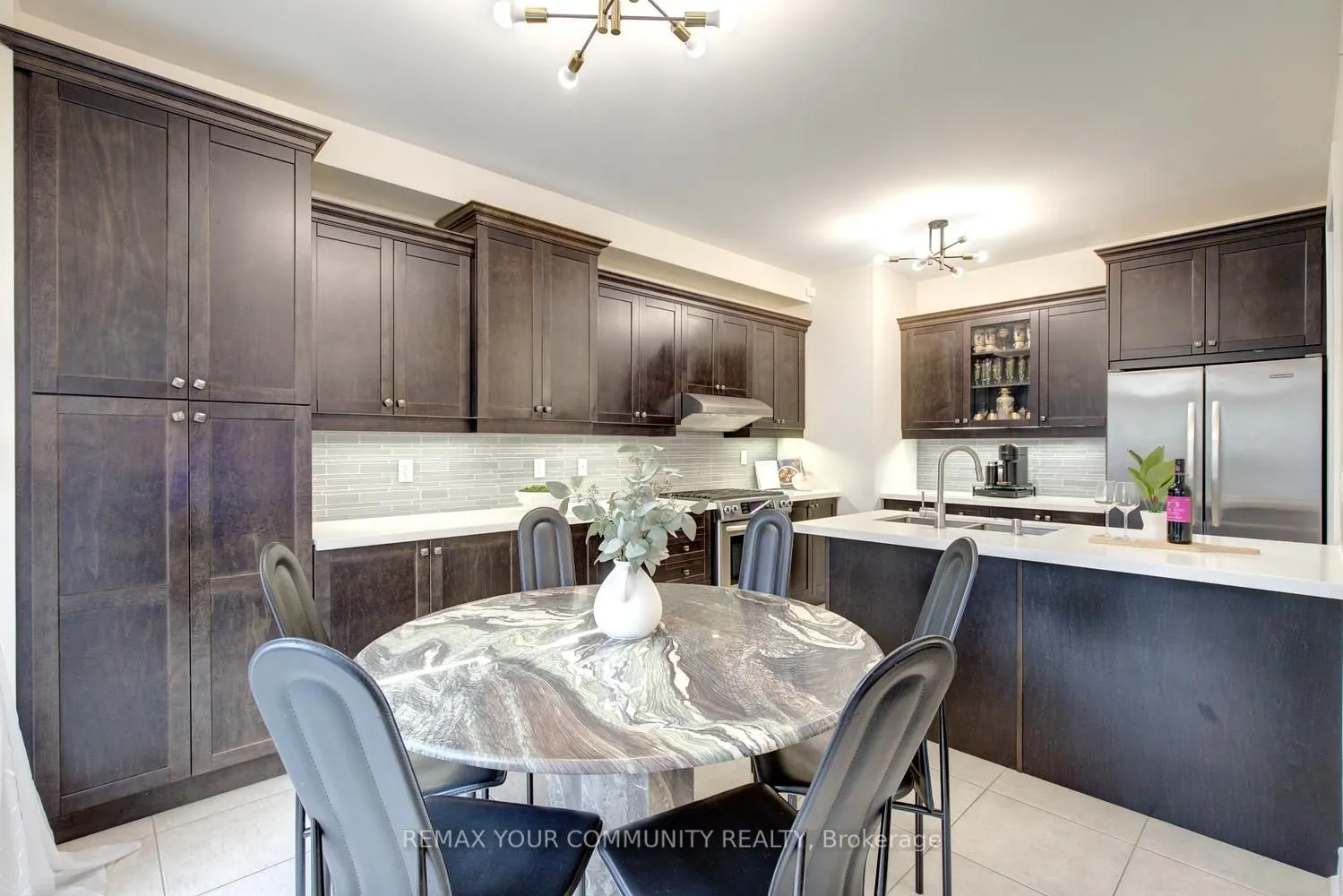 79 Chayna Crescent